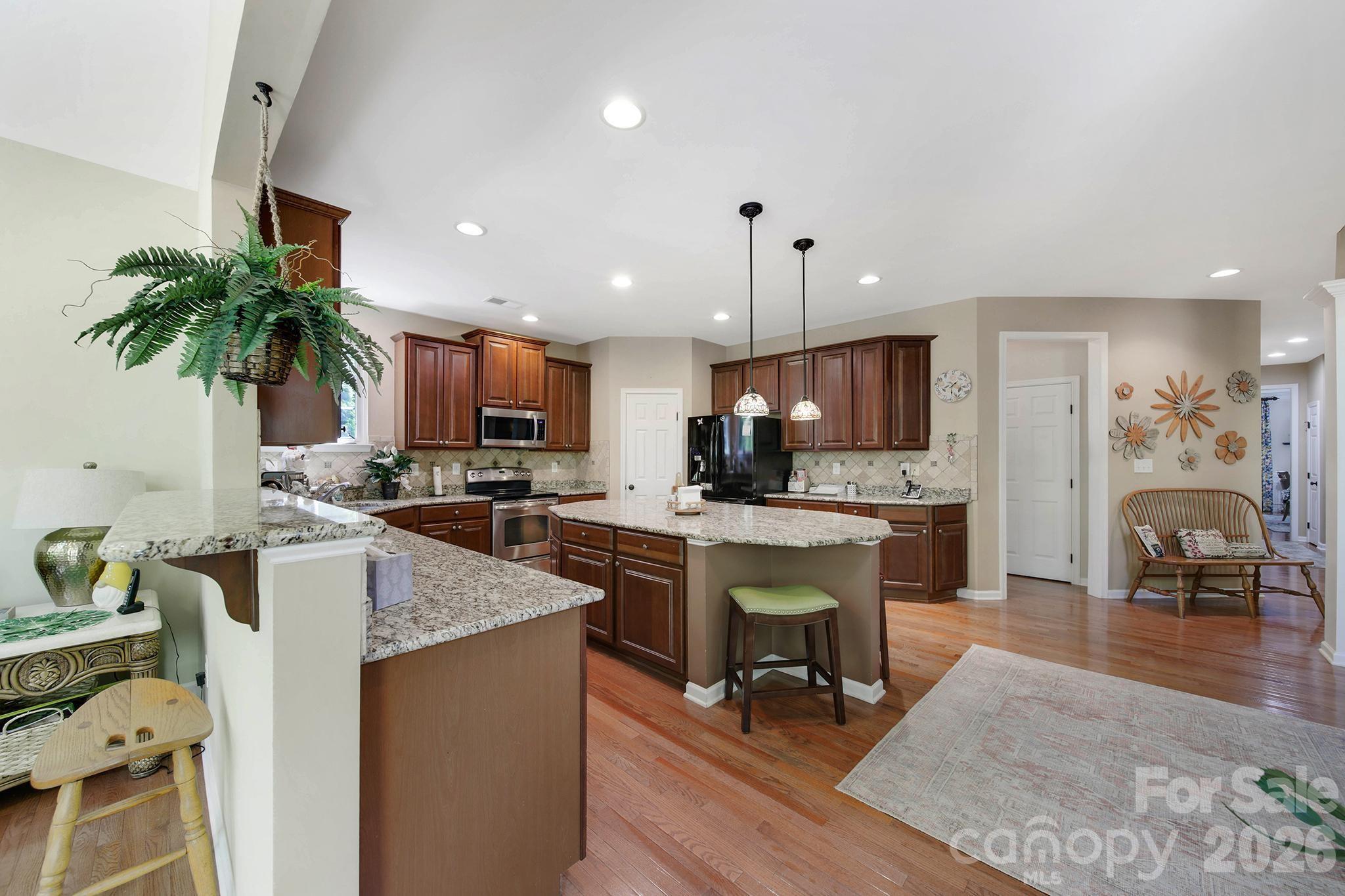 3012 Applewood Point Lane — Belmont