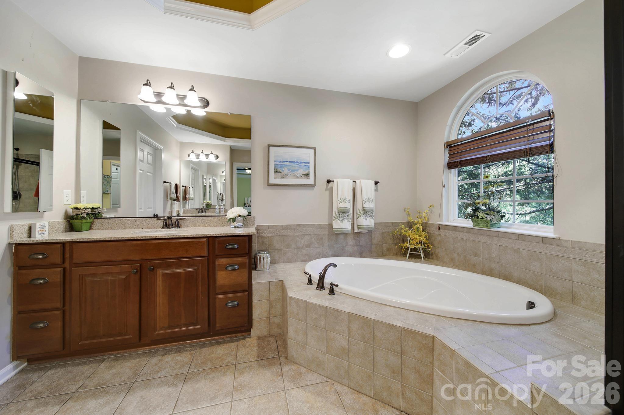 3012 Applewood Point Lane — Belmont