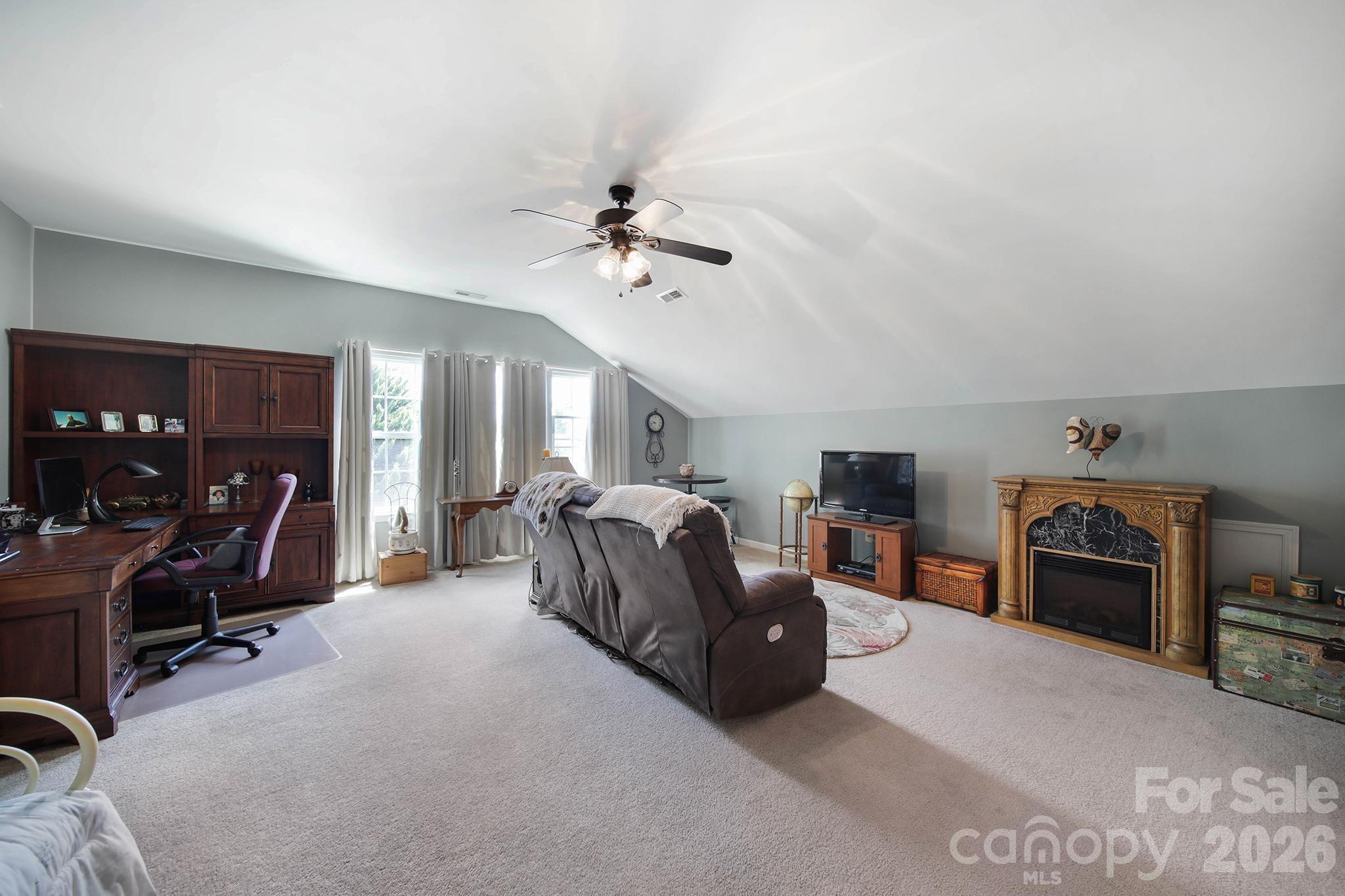 3012 Applewood Point Lane — Belmont