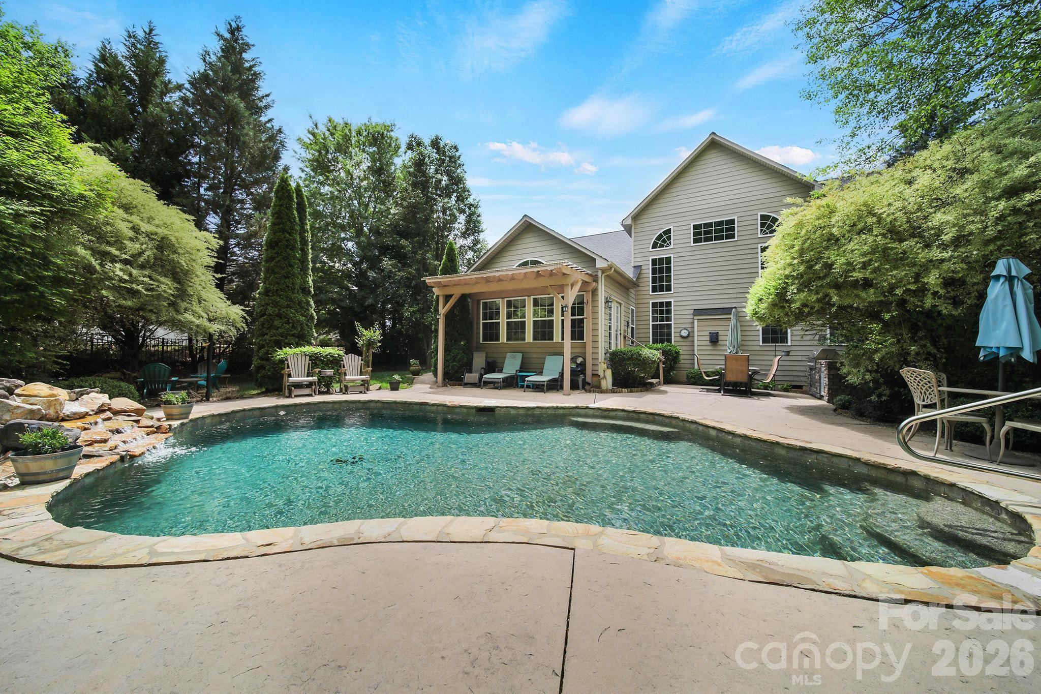 3012 Applewood Point Lane — Belmont