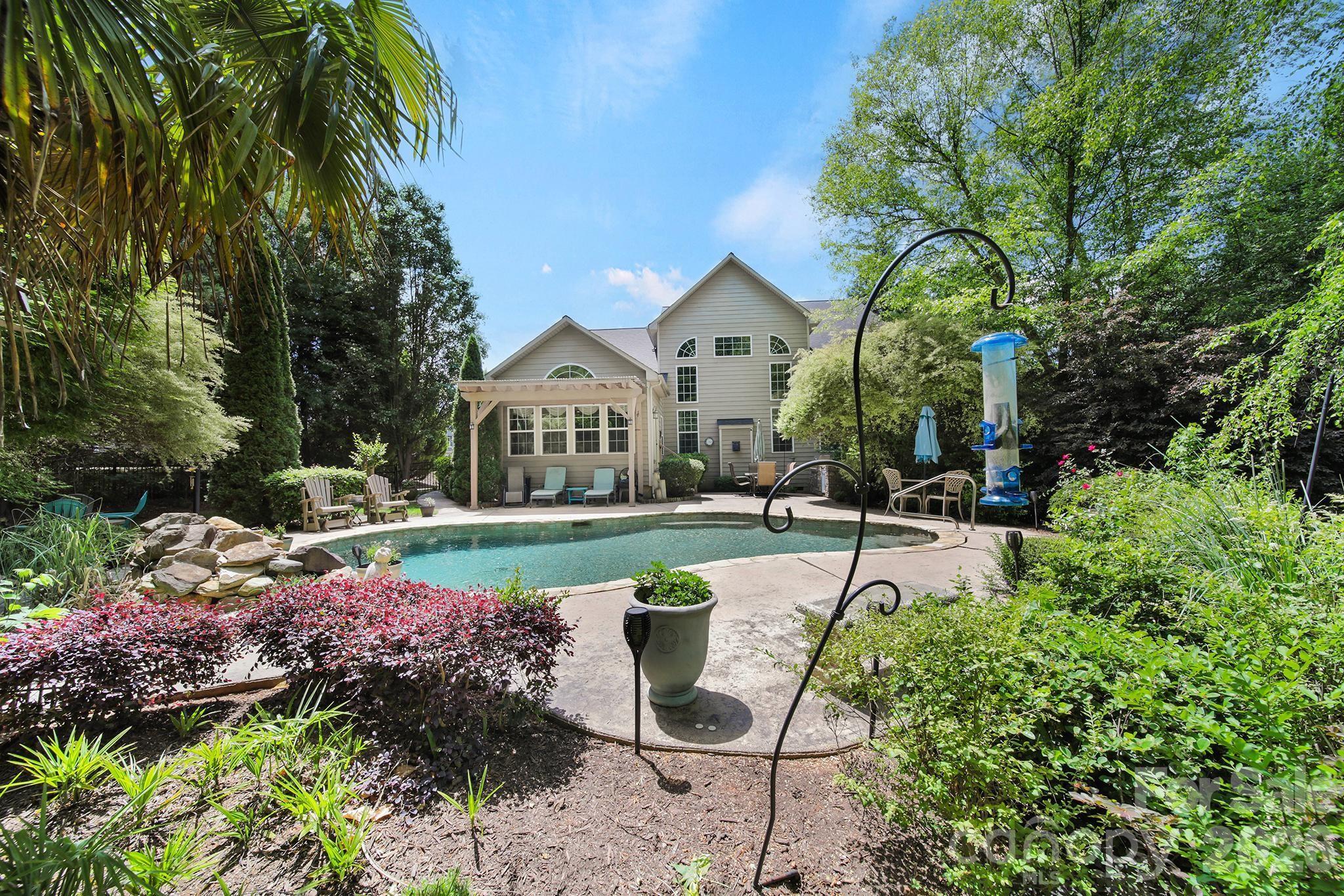3012 Applewood Point Lane — Belmont