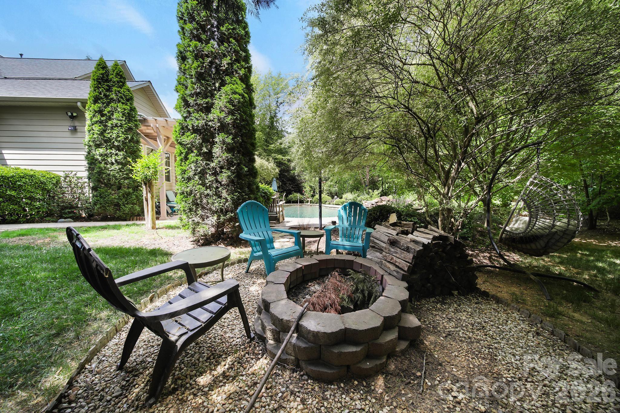 3012 Applewood Point Lane — Belmont