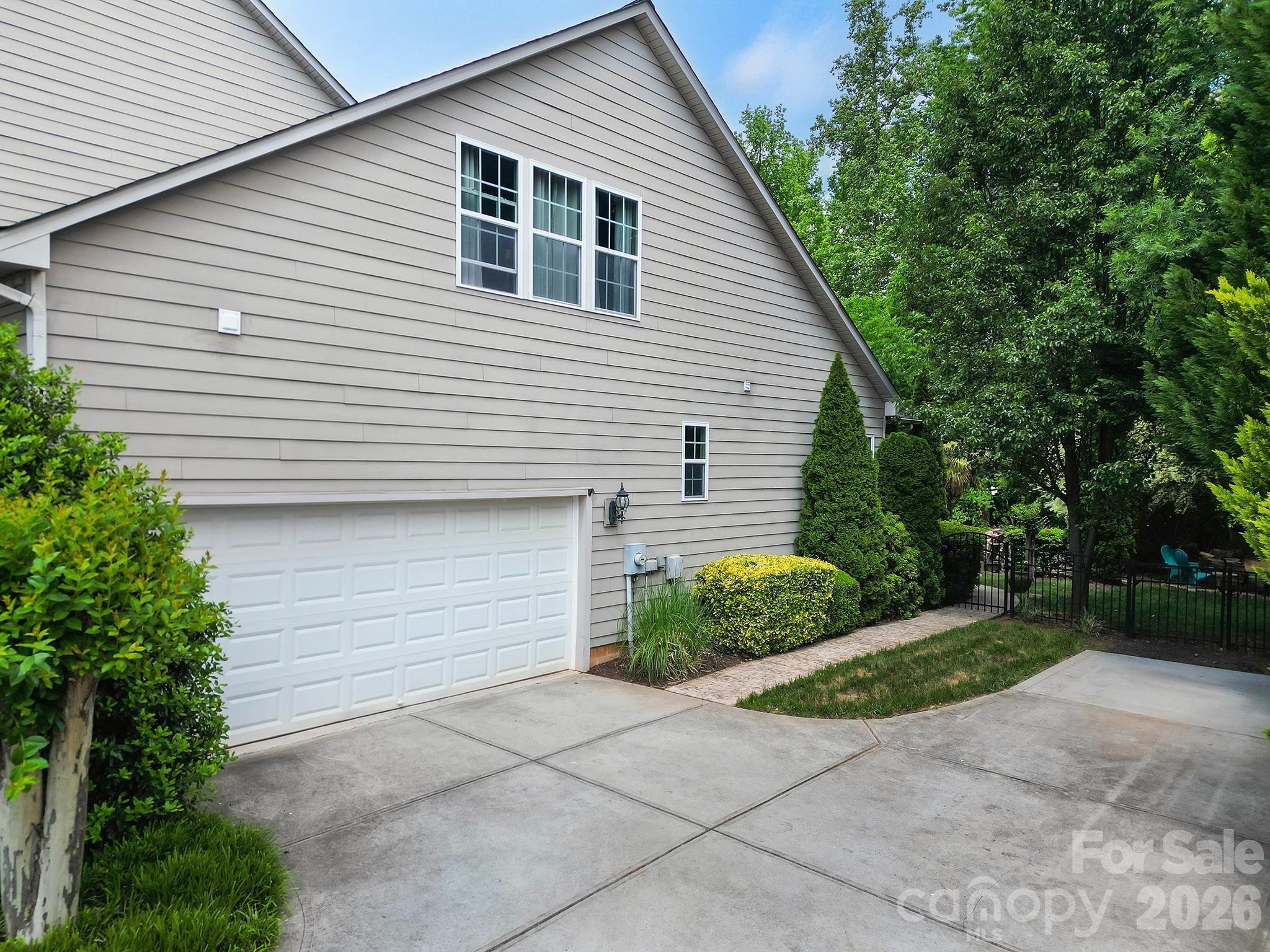 3012 Applewood Point Lane — Belmont