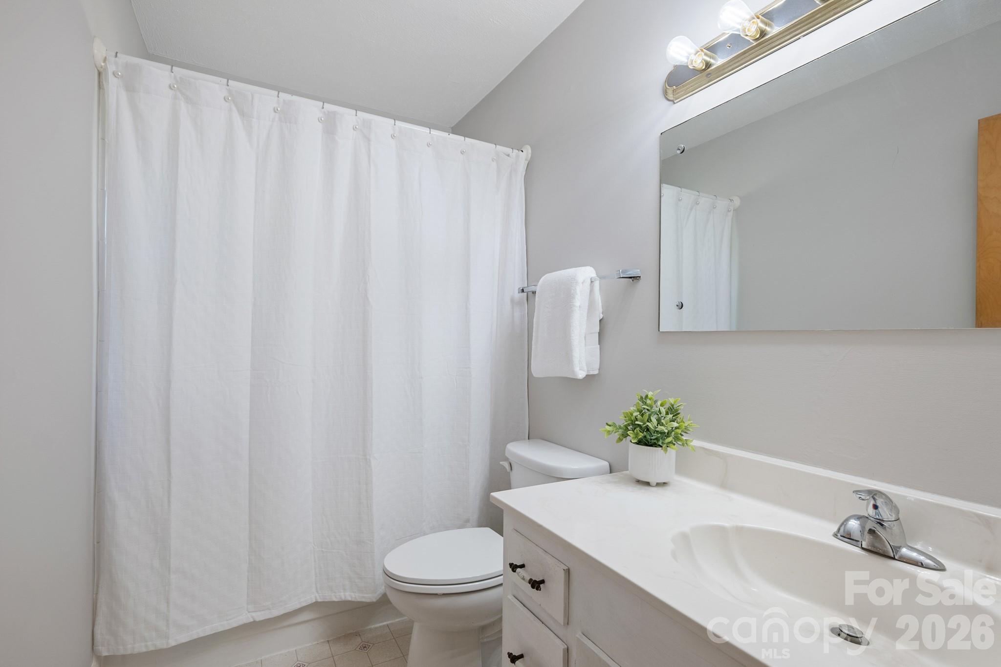2370 Cannon Farm Road — China Grove