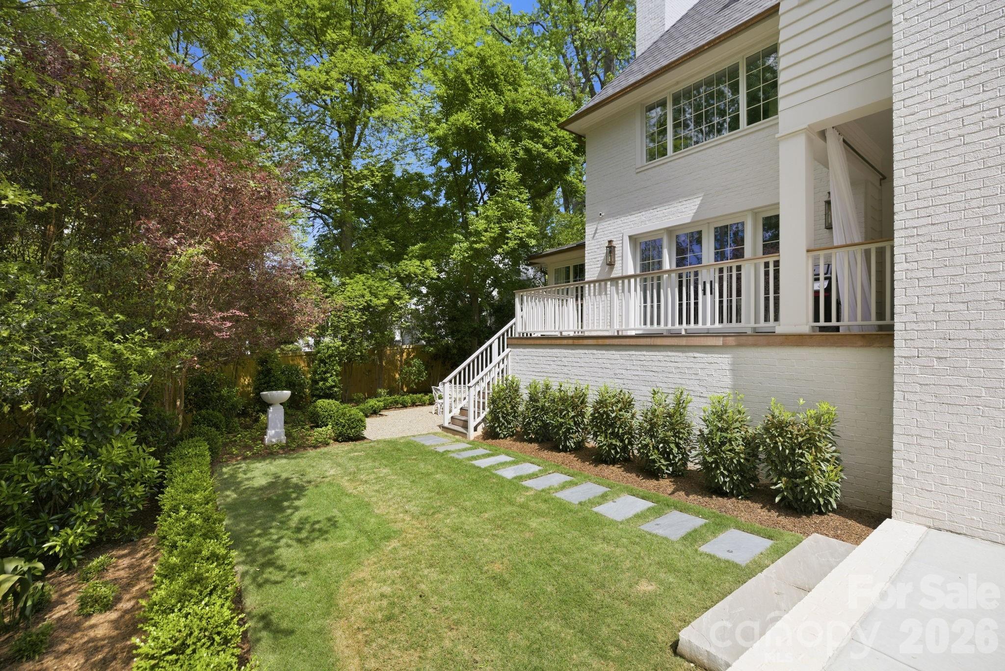 2710 Briarcliff Place — Charlotte