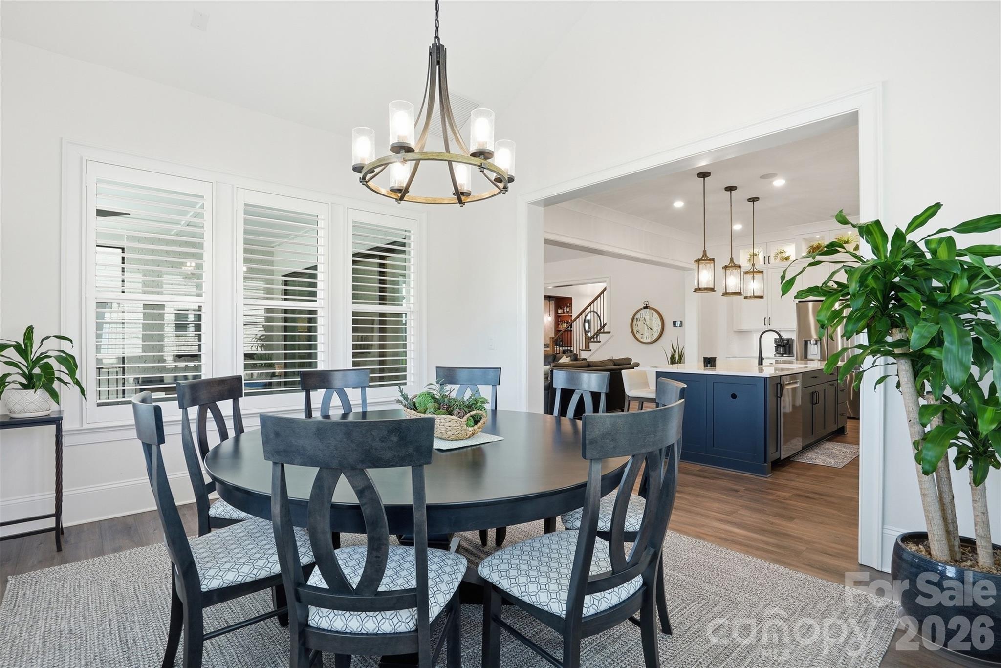 1124 Mesa Way — Marvin