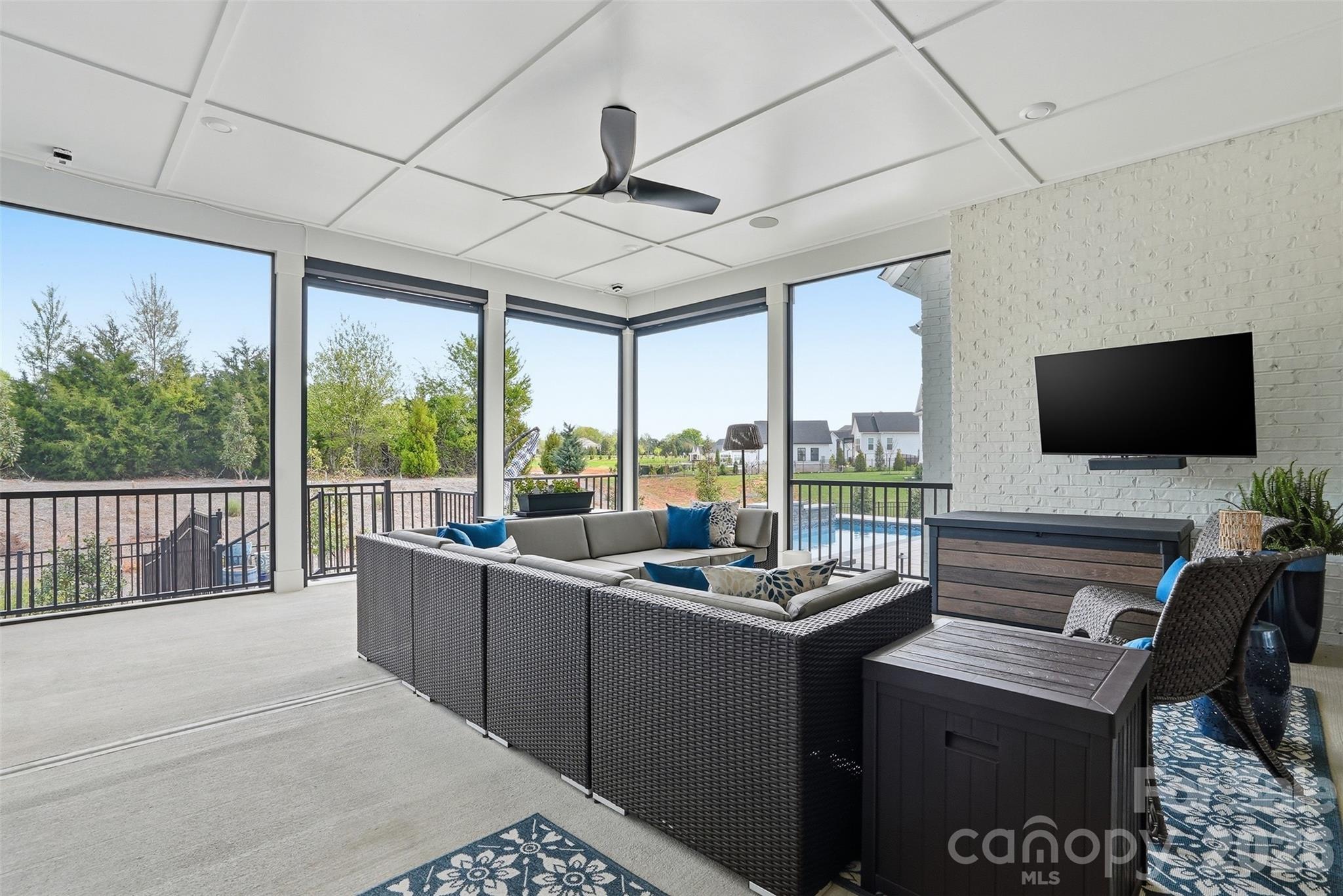 1124 Mesa Way — Marvin