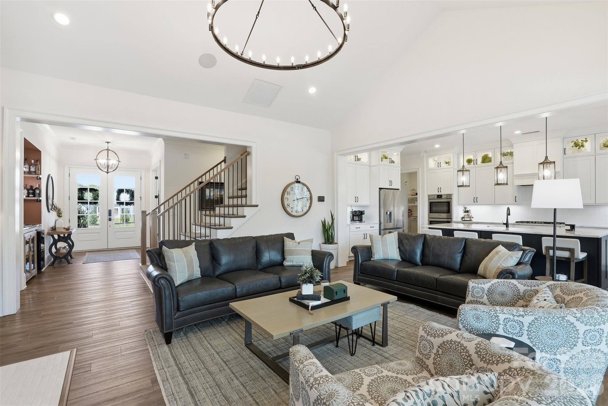 1124 Mesa Way — Marvin