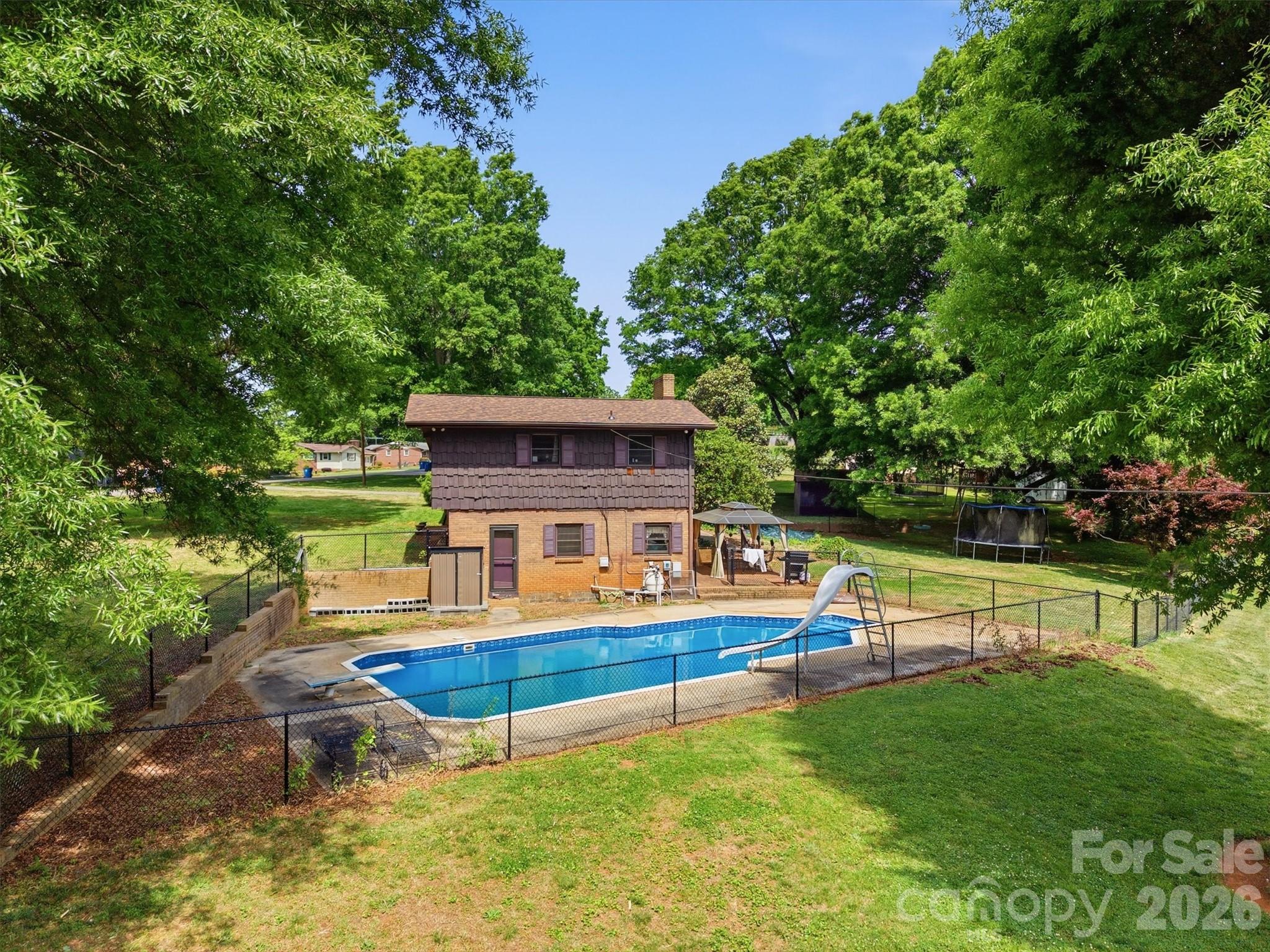 3634 Brookwood Drive — Maiden