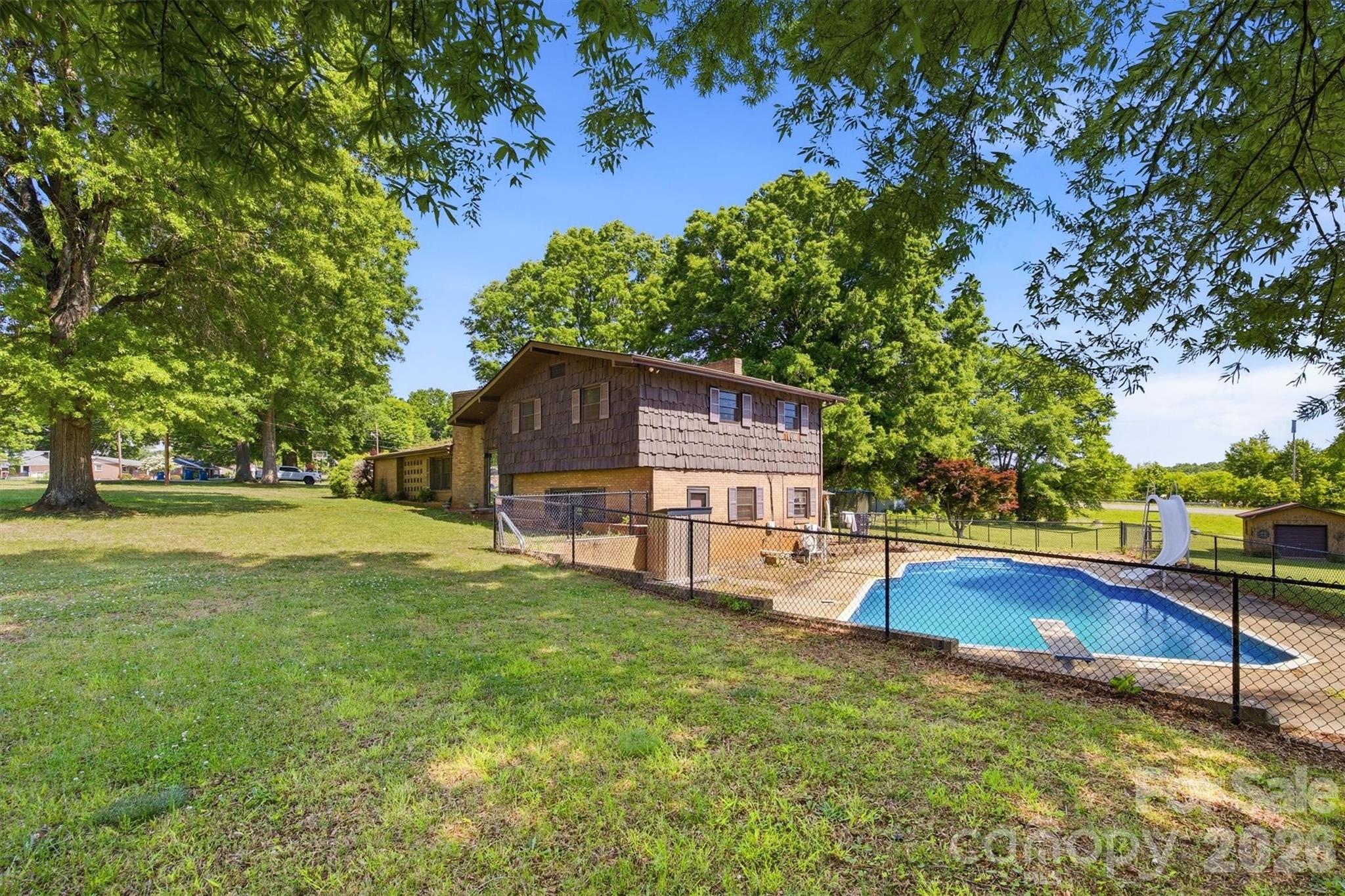 3634 Brookwood Drive — Maiden