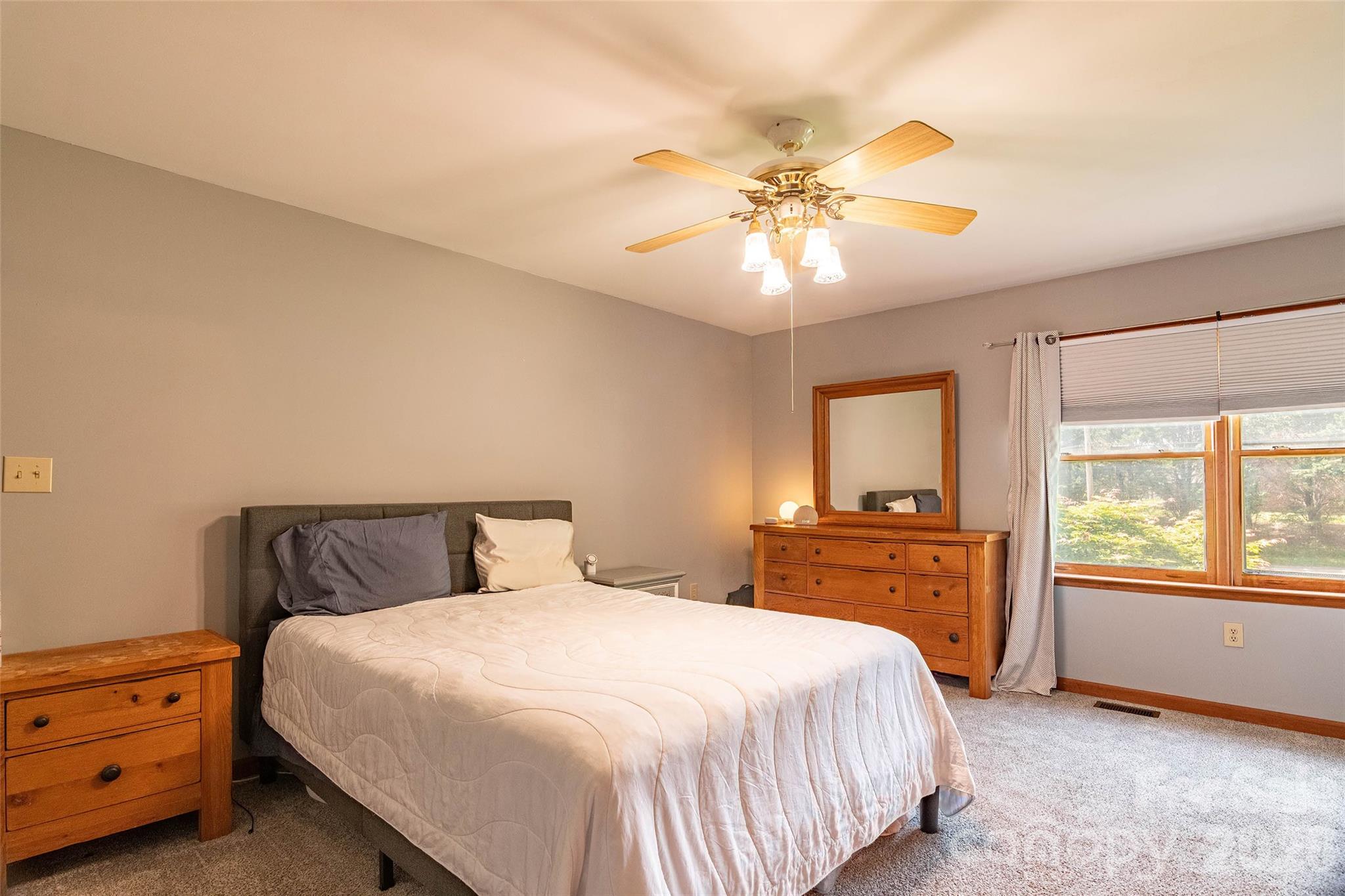 445 Old Caroleen Road — Forest City