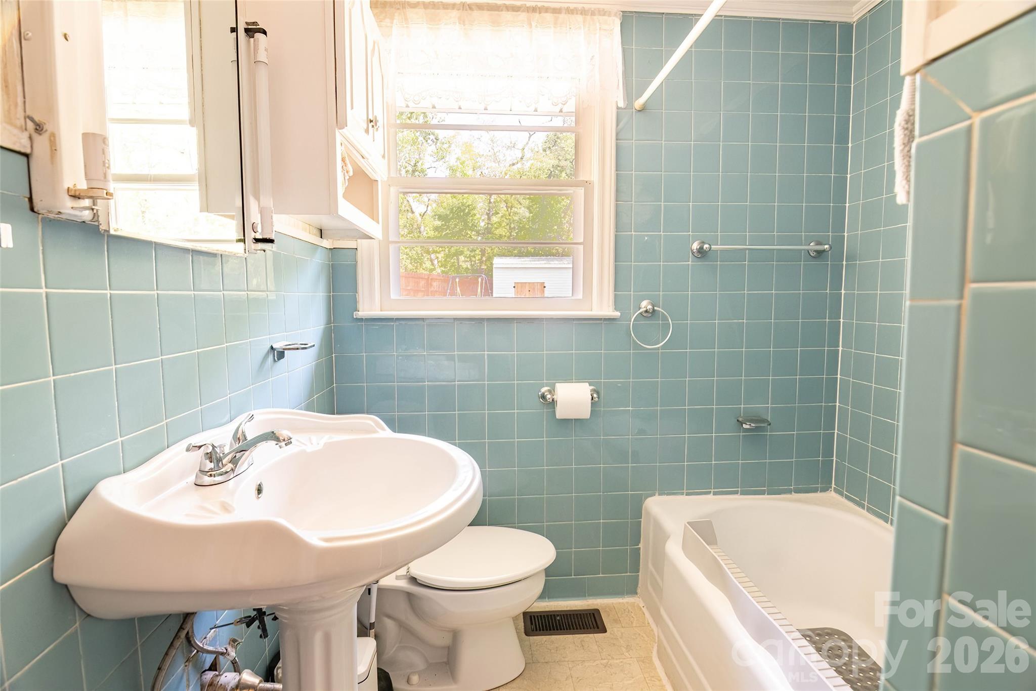 445 Old Caroleen Road — Forest City