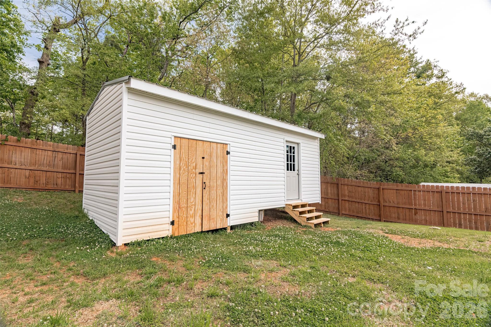 445 Old Caroleen Road — Forest City