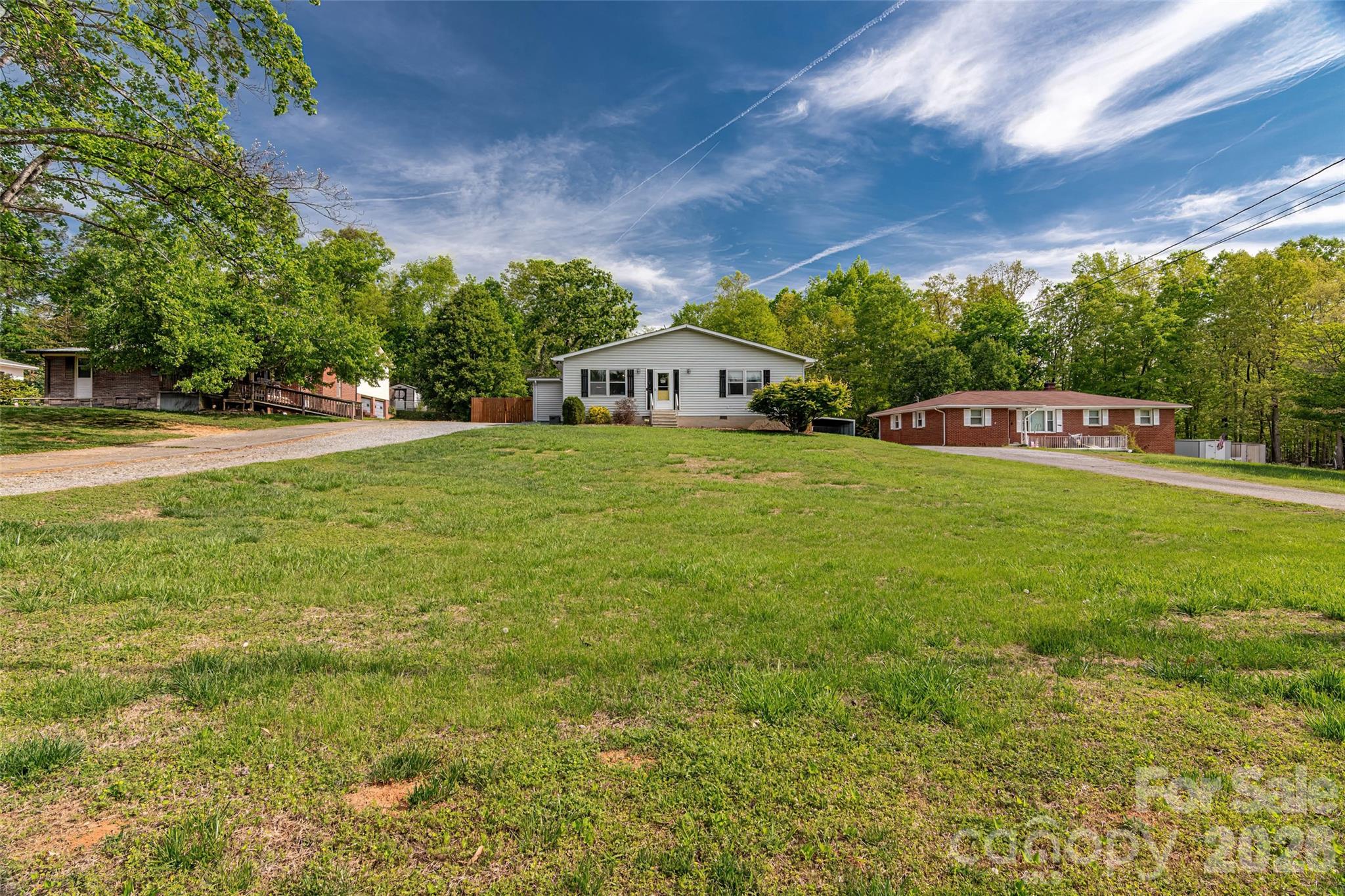 445 Old Caroleen Road — Forest City