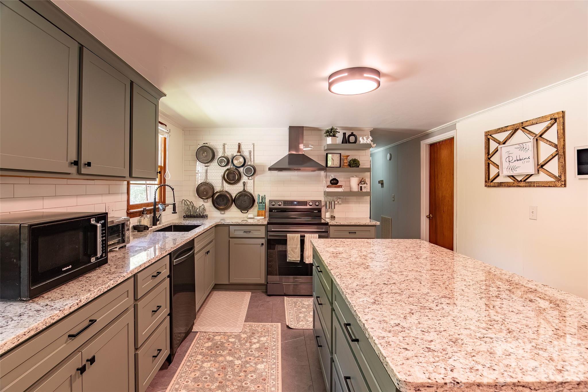 445 Old Caroleen Road — Forest City