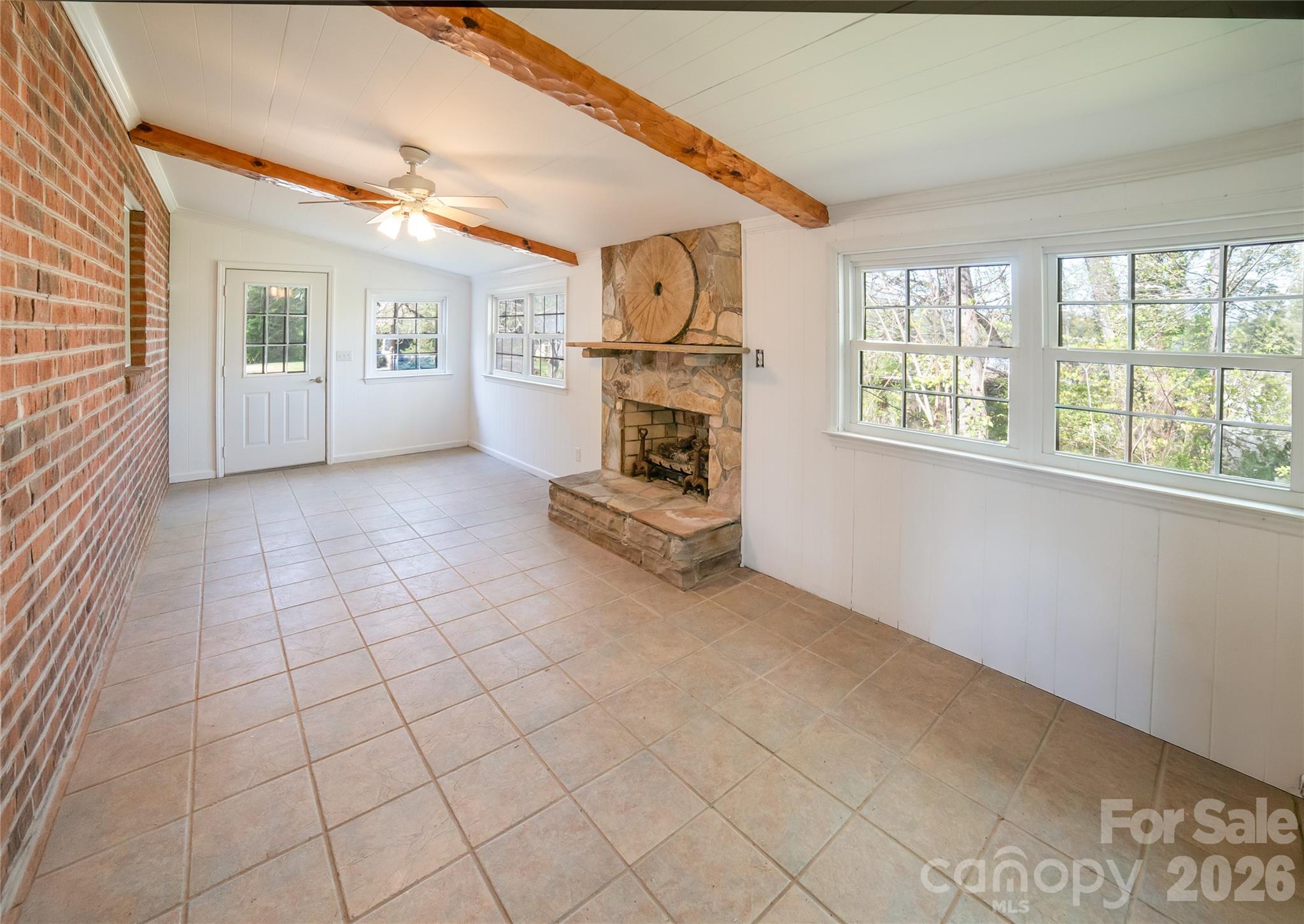 1421 Windsor Street NE — Lenoir