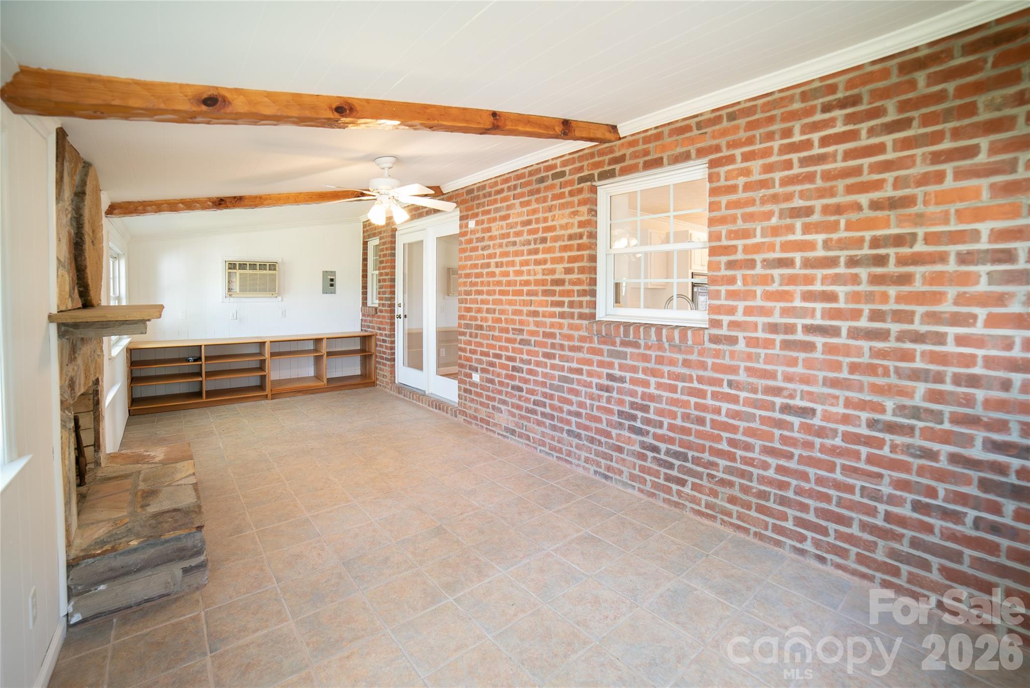 1421 Windsor Street NE — Lenoir