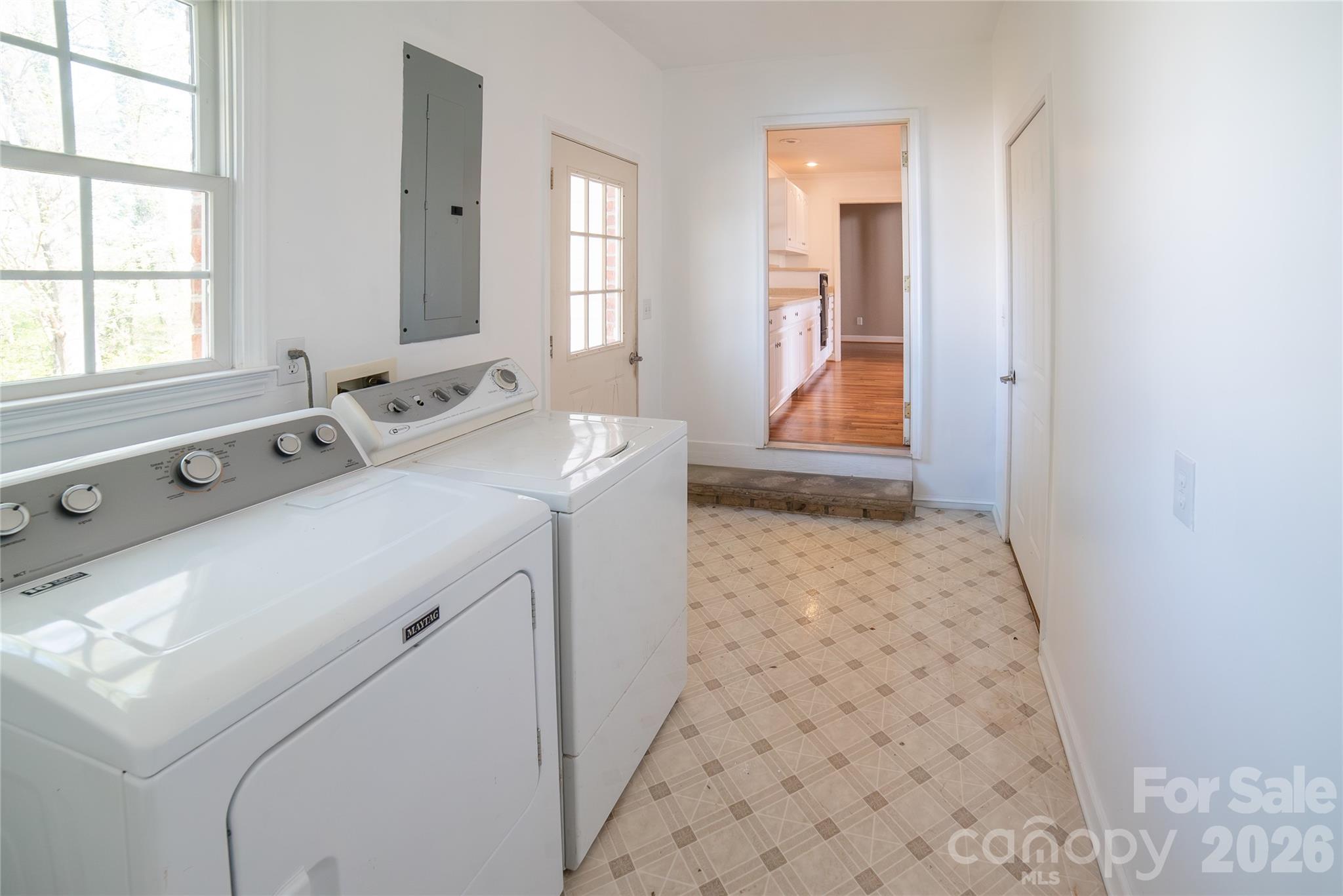 1421 Windsor Street NE — Lenoir