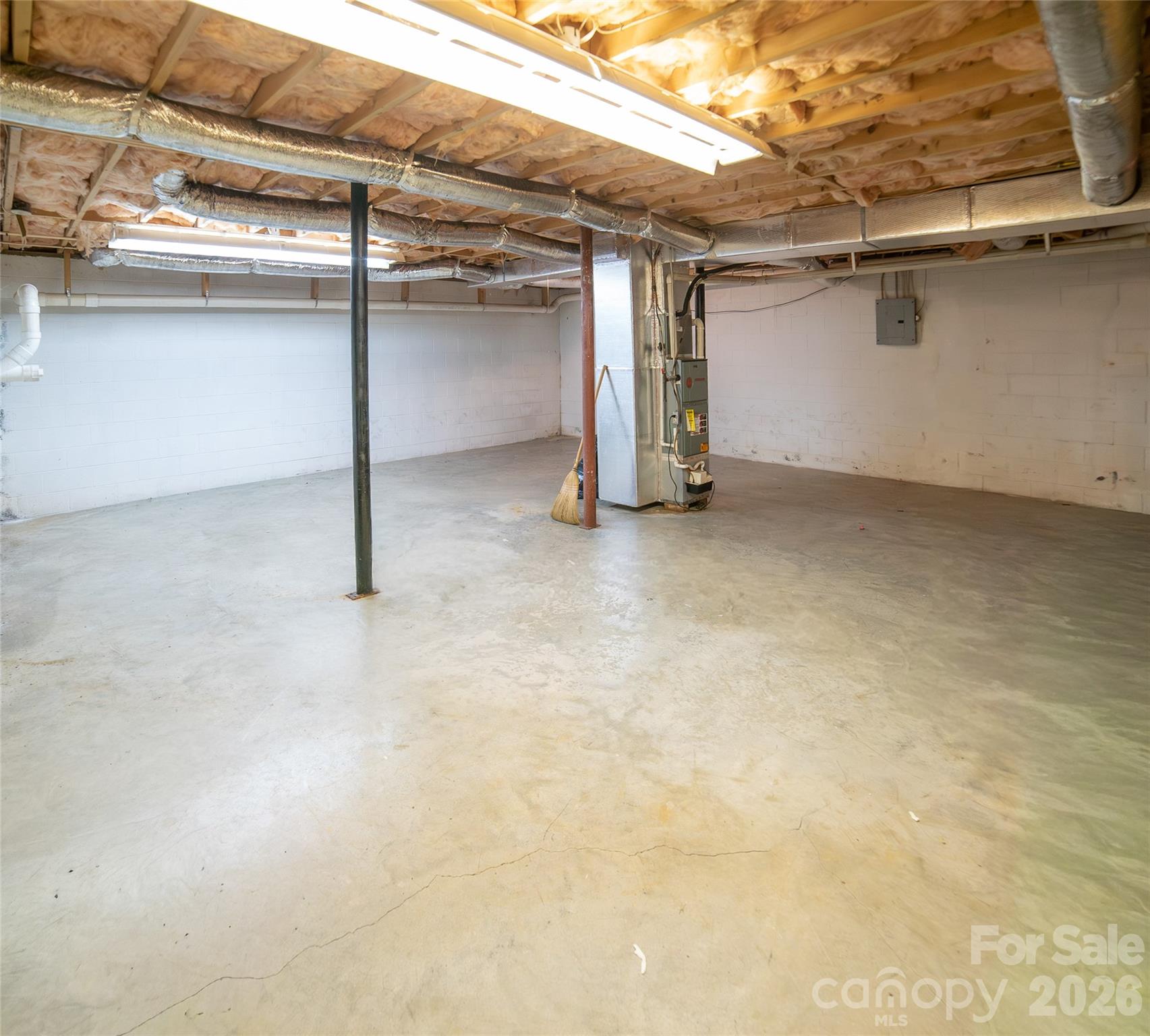 1421 Windsor Street NE — Lenoir