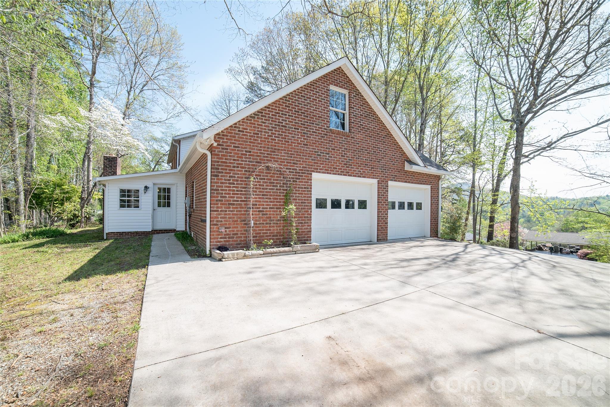 1421 Windsor Street NE — Lenoir