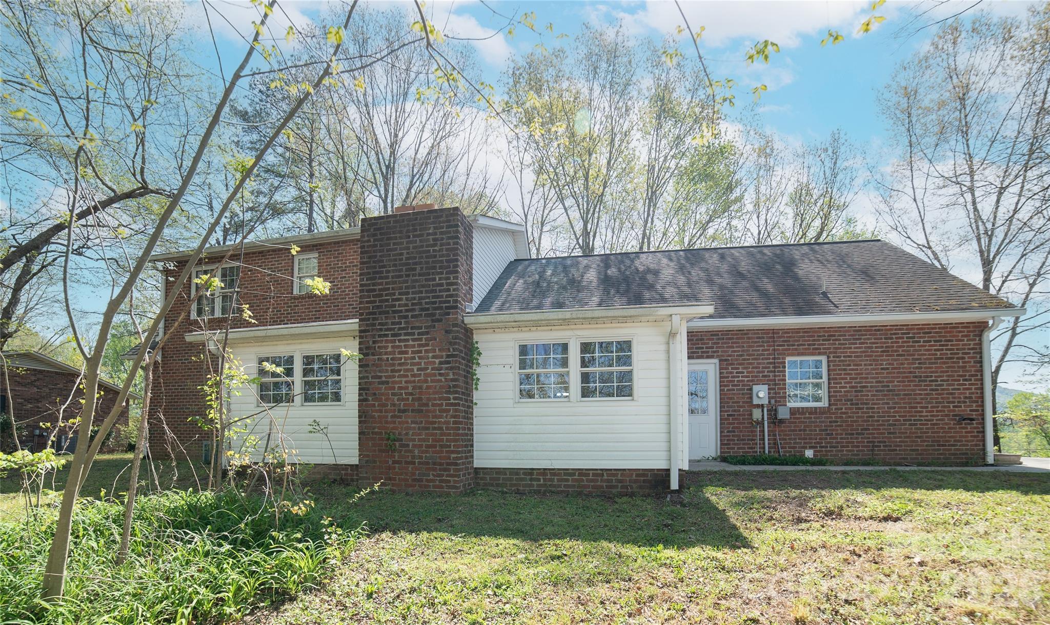 1421 Windsor Street NE — Lenoir
