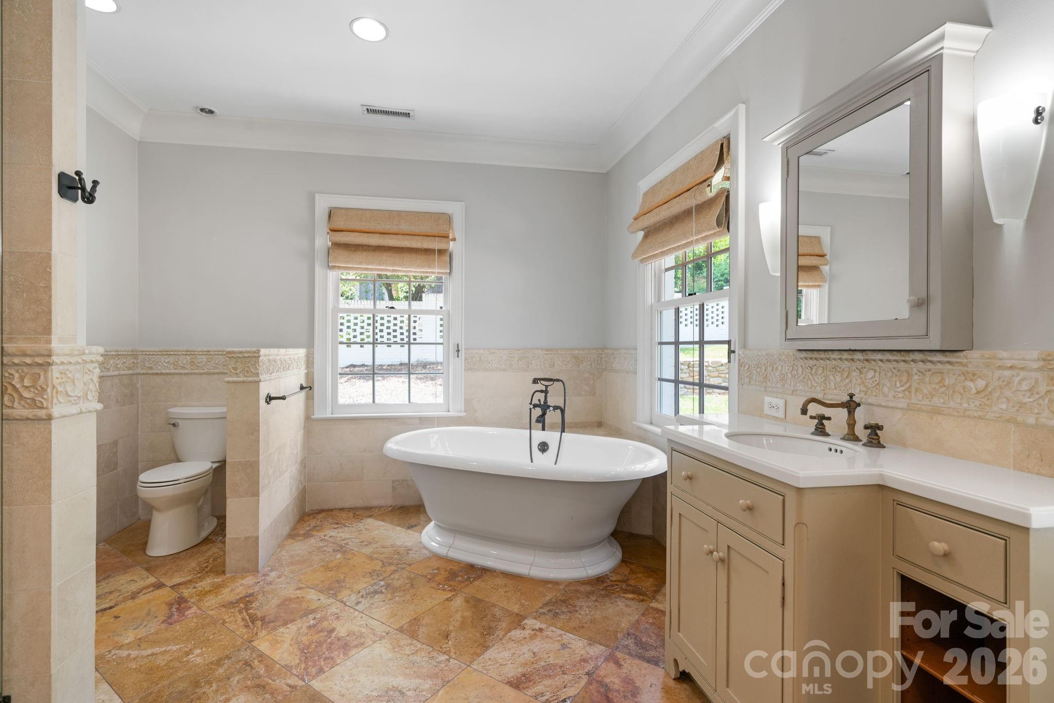 3135 Loma Lane — Charlotte