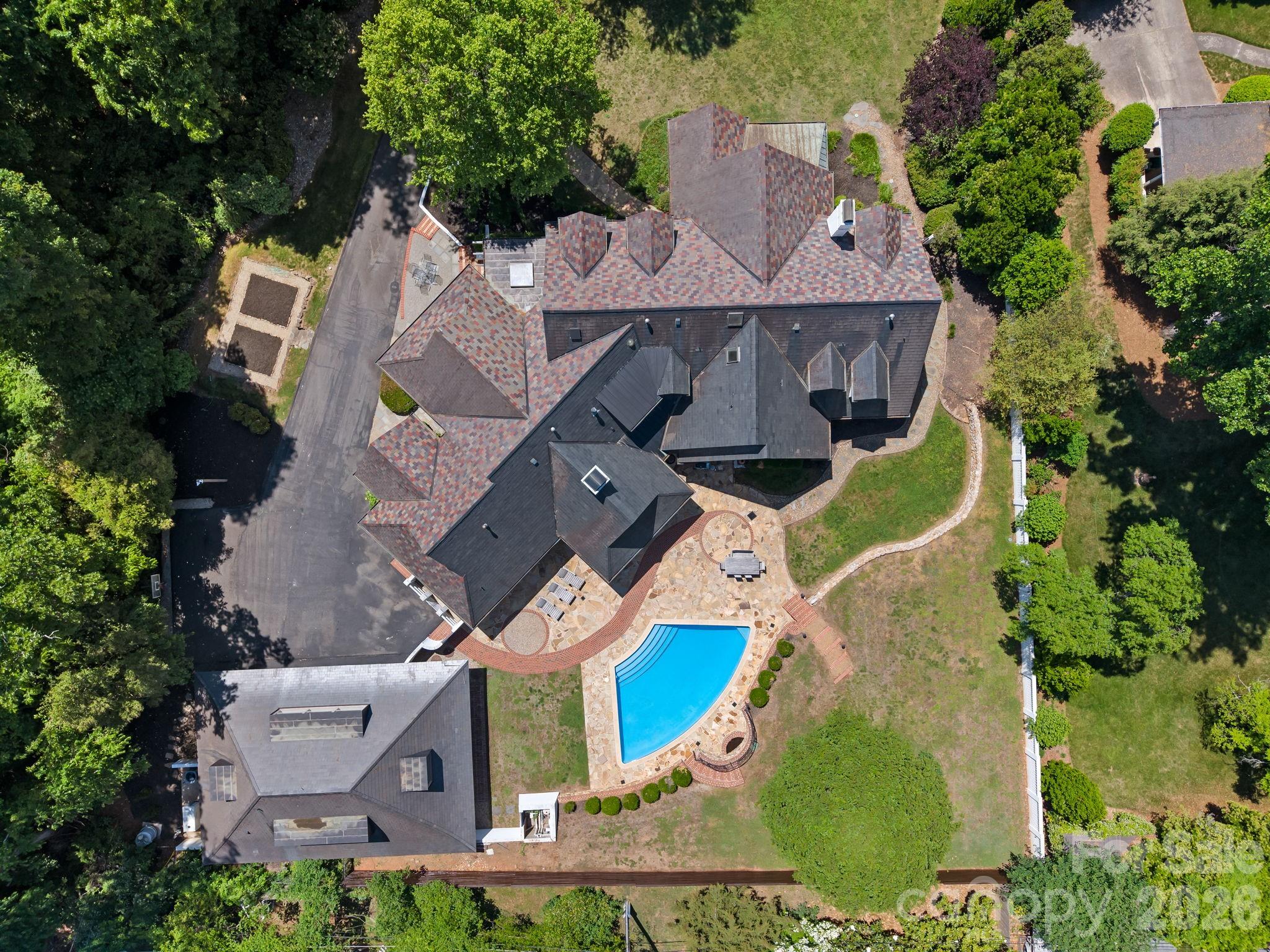3135 Loma Lane — Charlotte