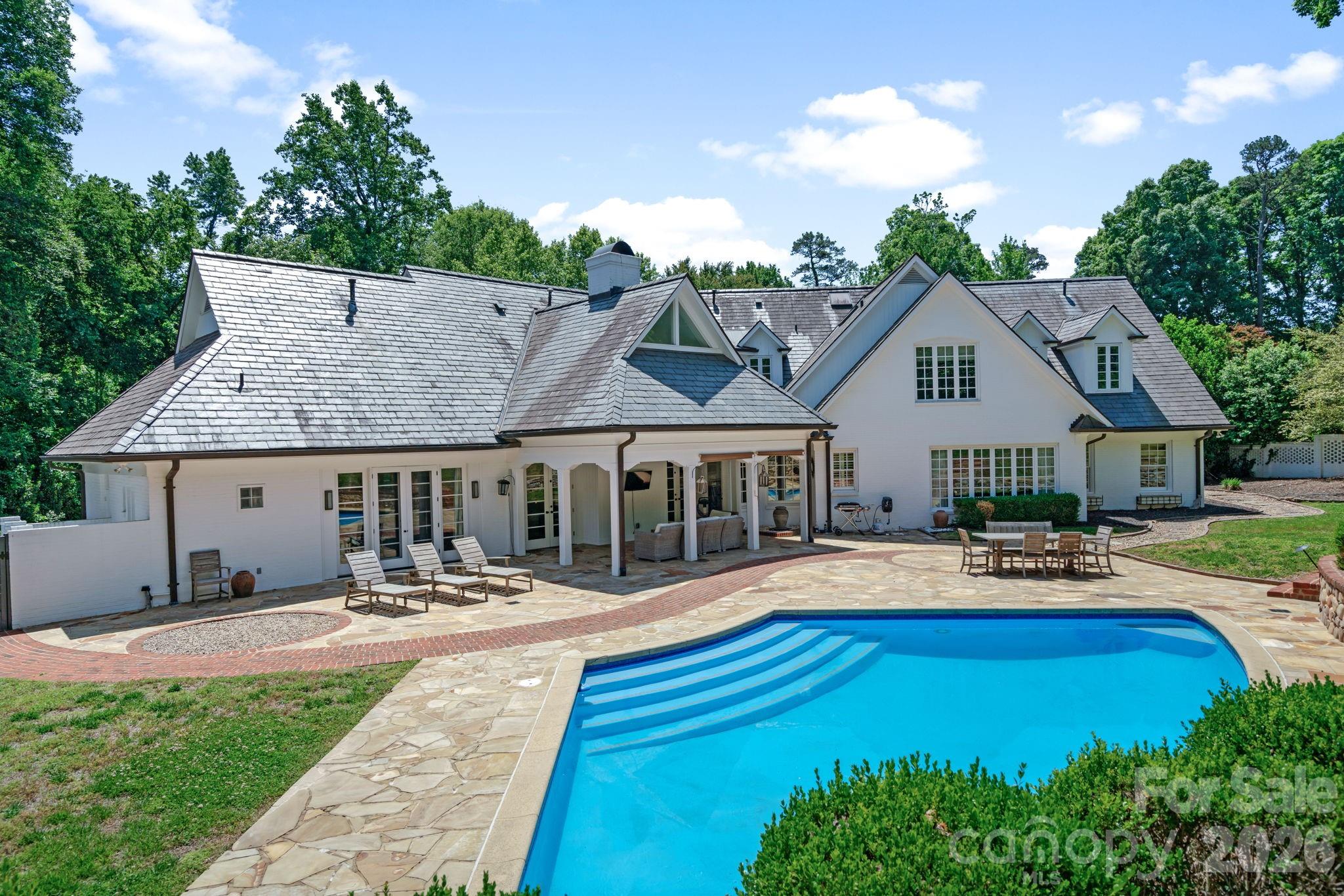 3135 Loma Lane — Charlotte