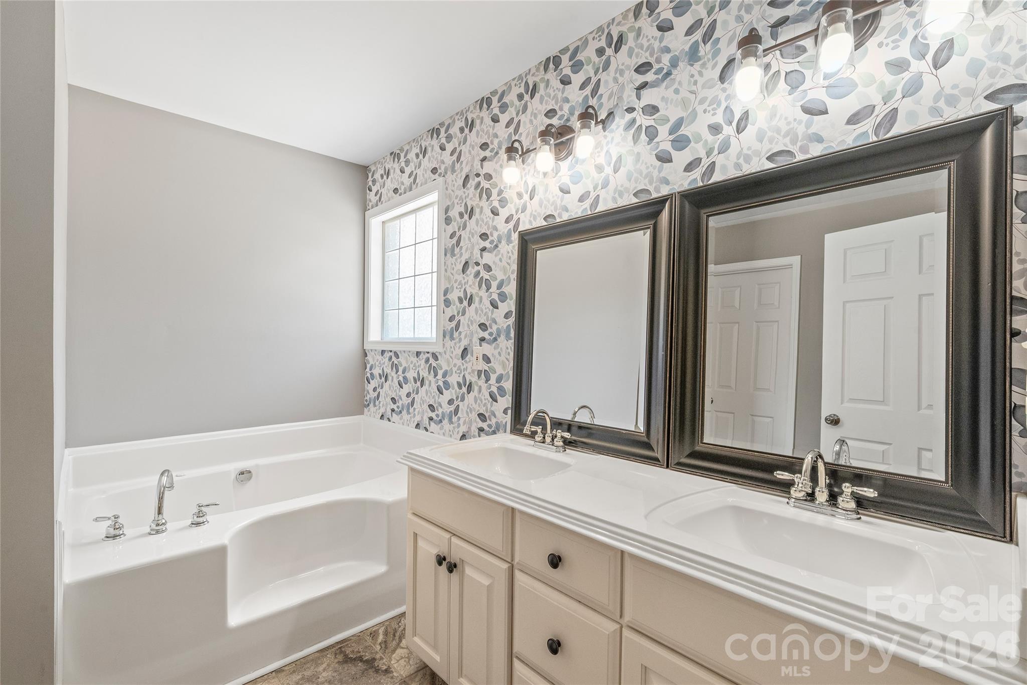 1006 Strawberry Lane — Gastonia