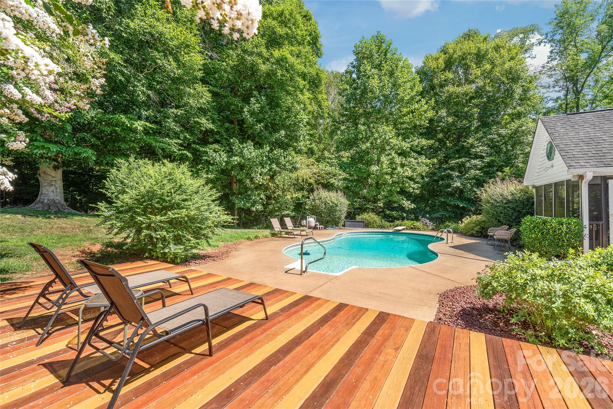 1006 Strawberry Lane — Gastonia