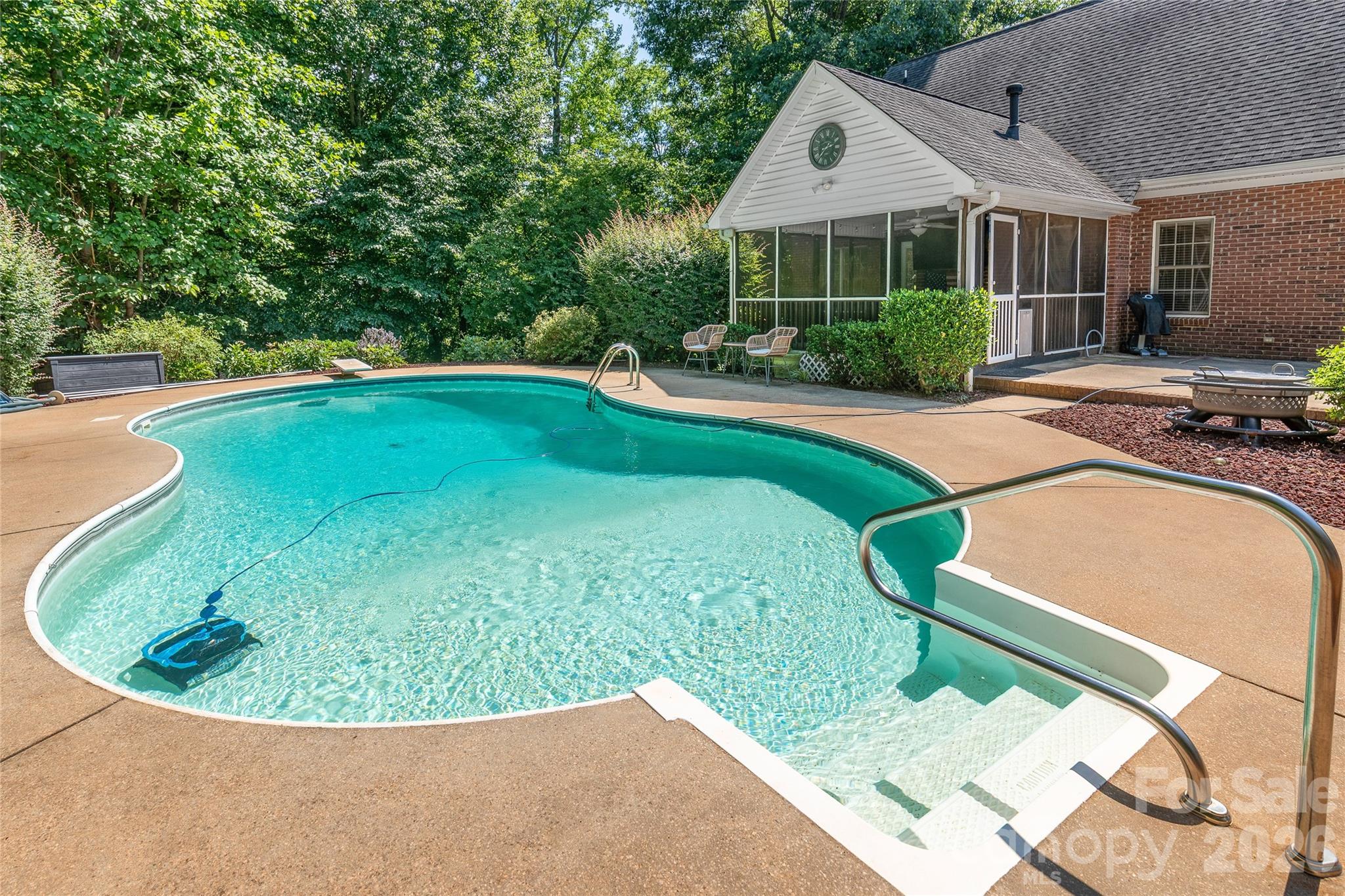1006 Strawberry Lane — Gastonia