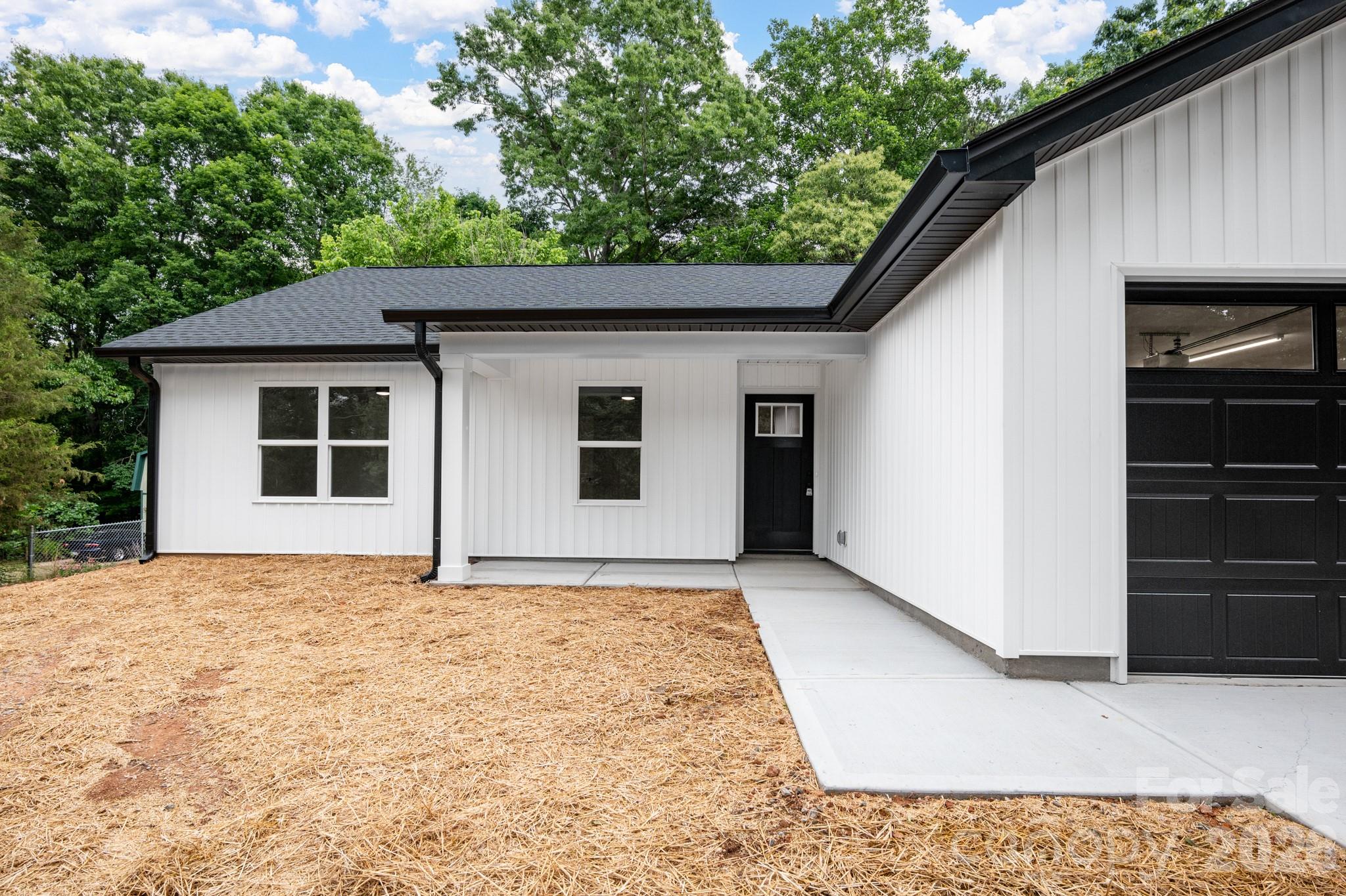 505 Randa Drive — Statesville