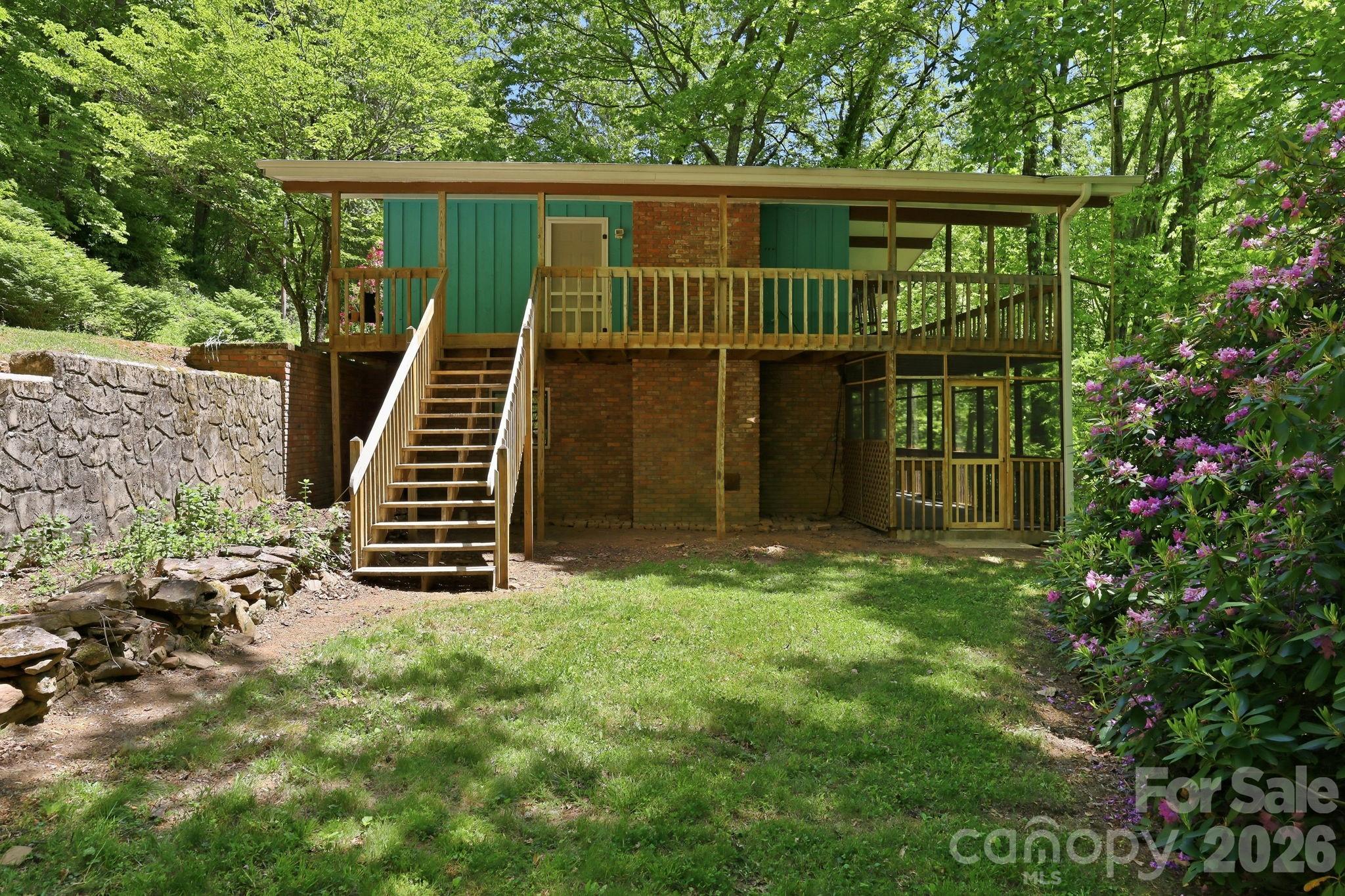 169 Sleepy Hollow Lane — Canton