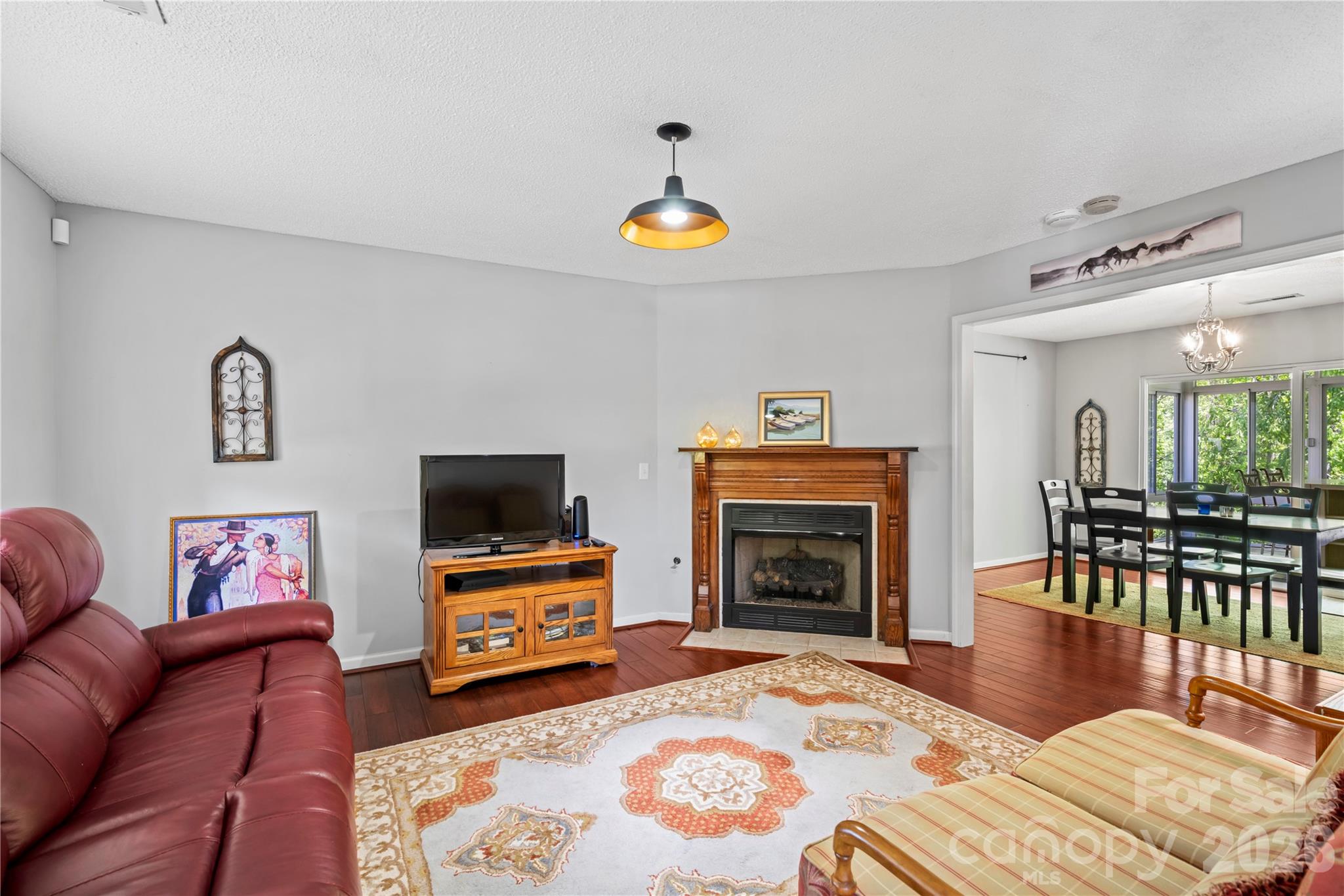 27 Sunview Circle — Arden