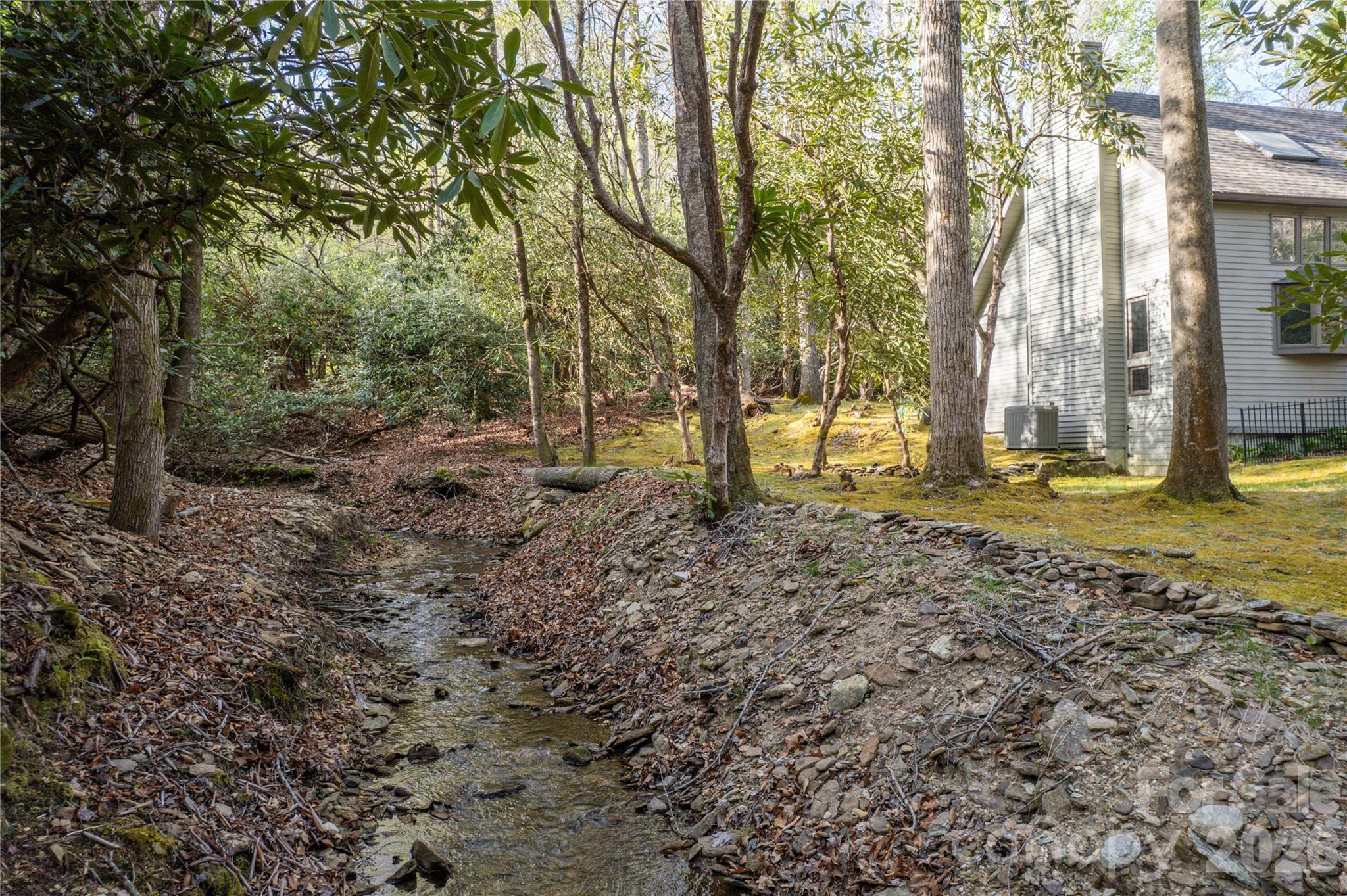 70 Aberdeen Lane — Pisgah Forest