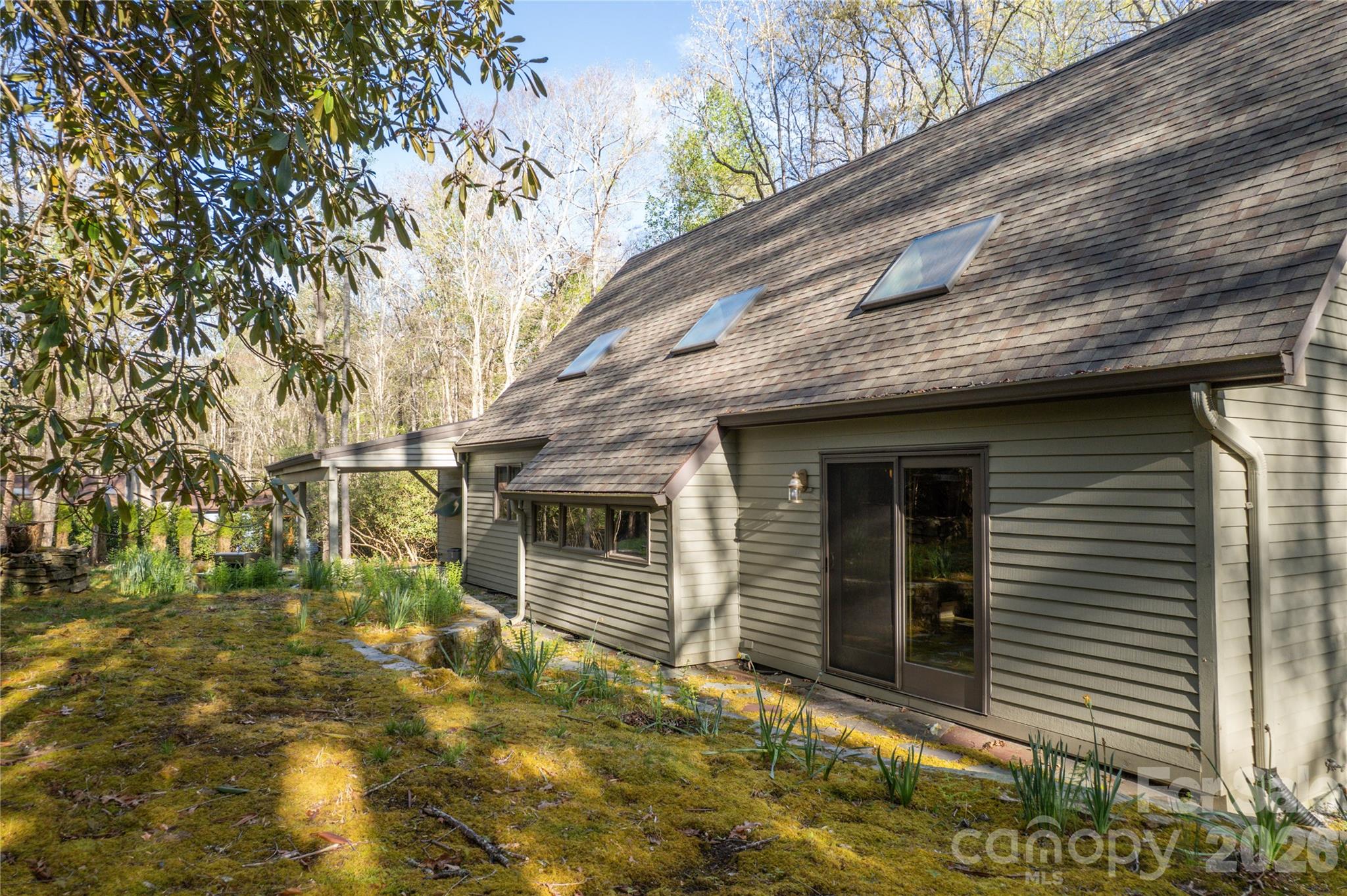 70 Aberdeen Lane — Pisgah Forest