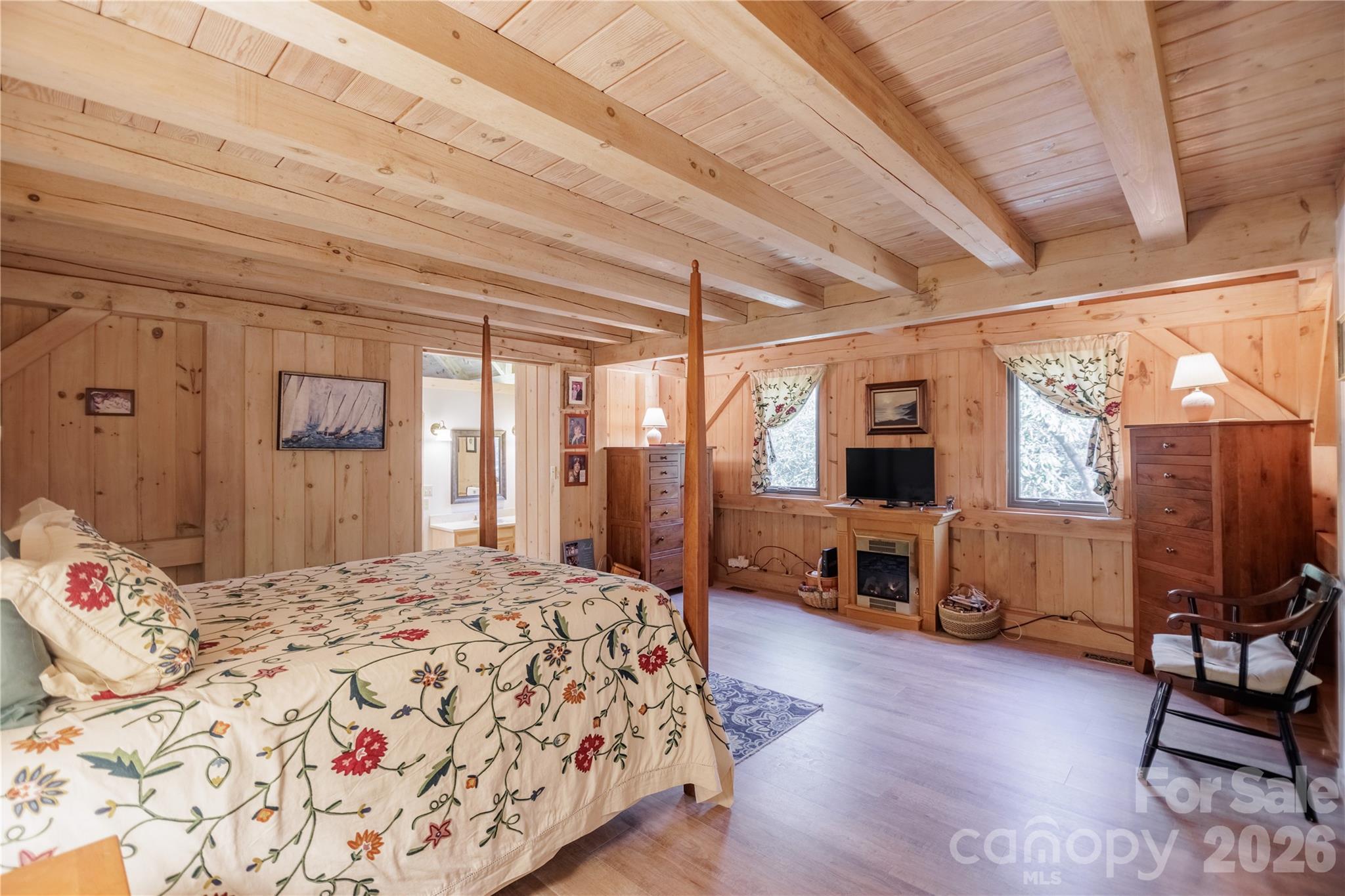 70 Aberdeen Lane — Pisgah Forest