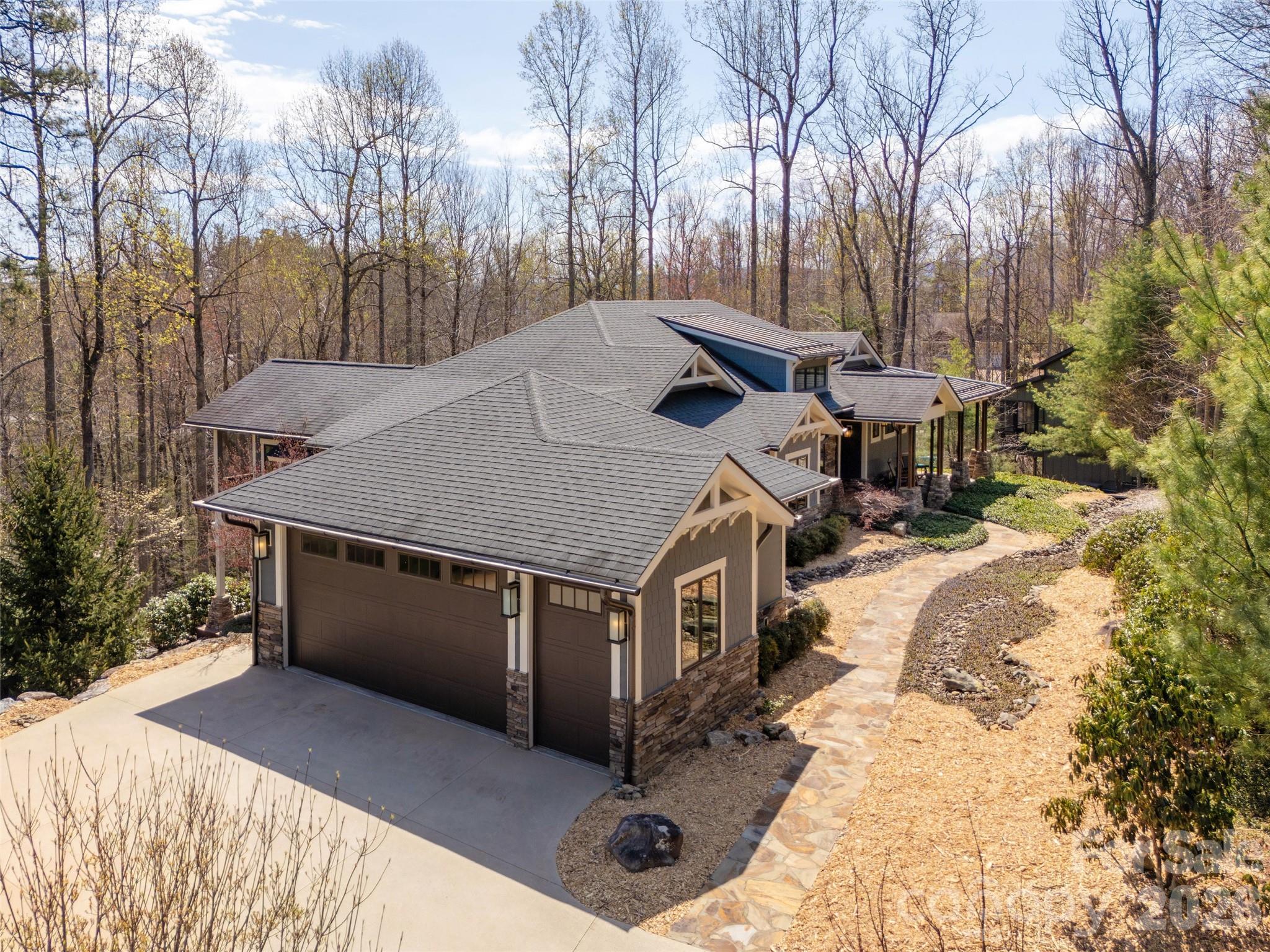 72 Dusky Court — Hendersonville