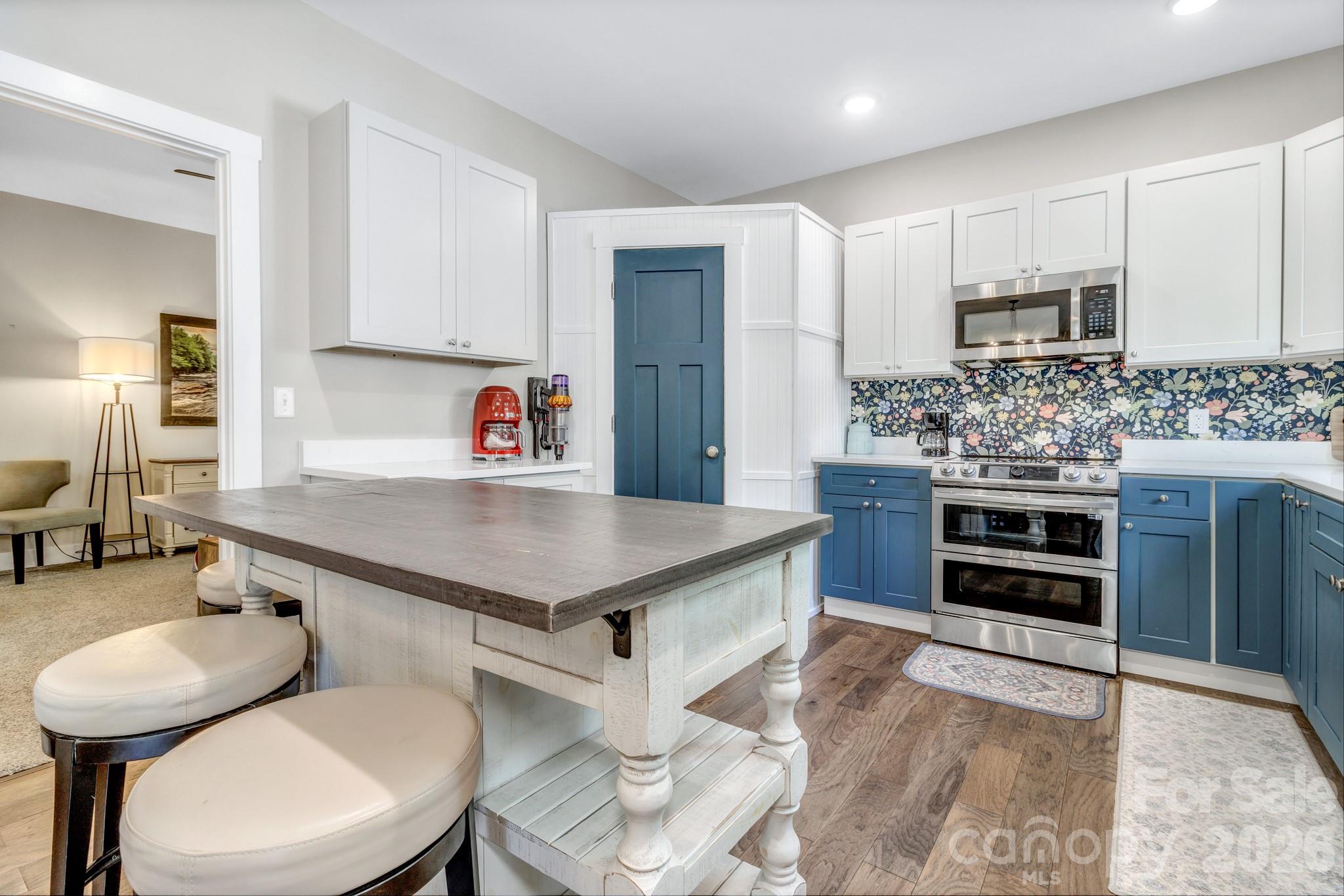 116 Northbend Drive — Asheville
