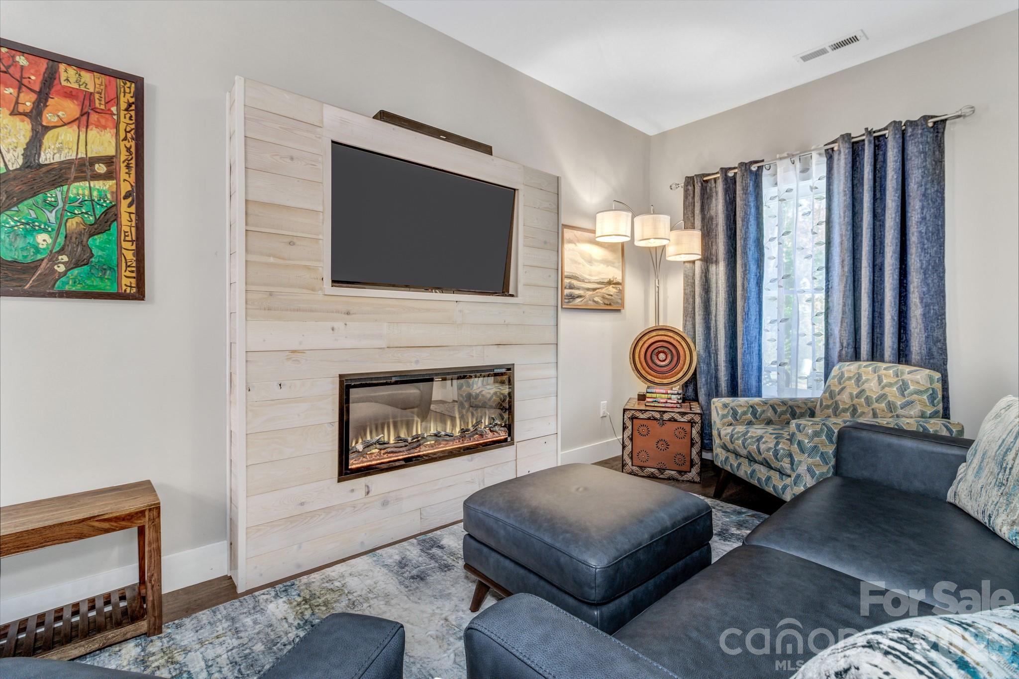 116 Northbend Drive — Asheville