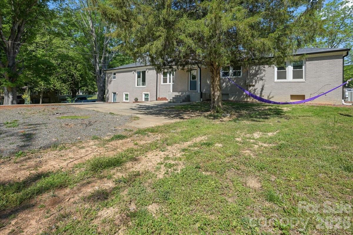 34438 Springdale Drive — New London