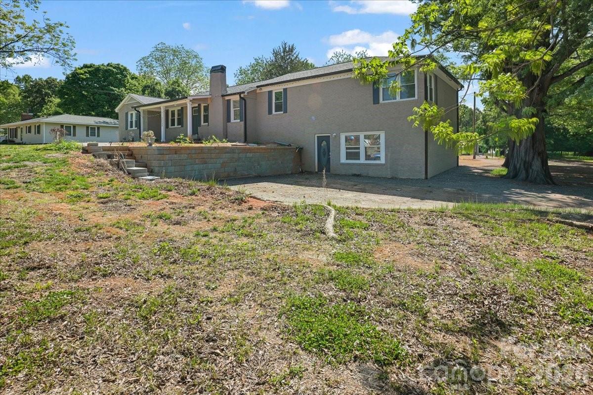 34438 Springdale Drive — New London