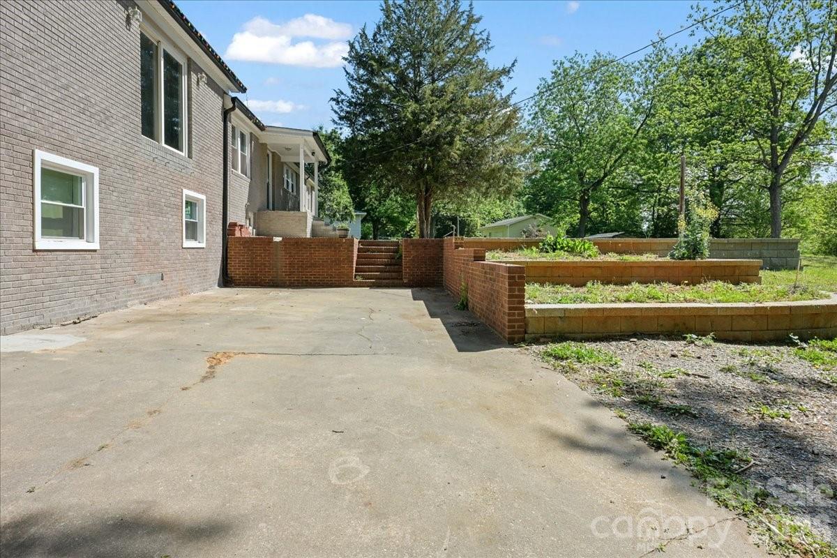 34438 Springdale Drive — New London