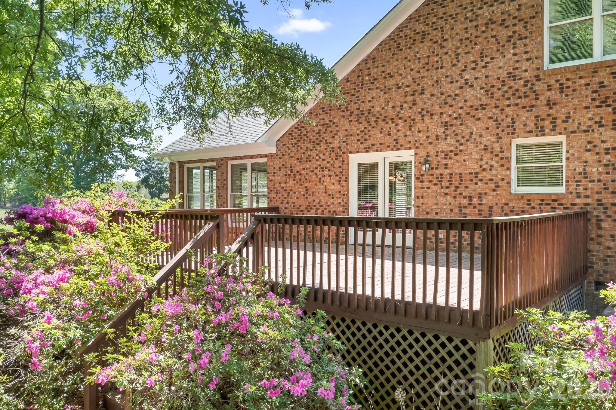 11690 Bain School Road — Mint Hill