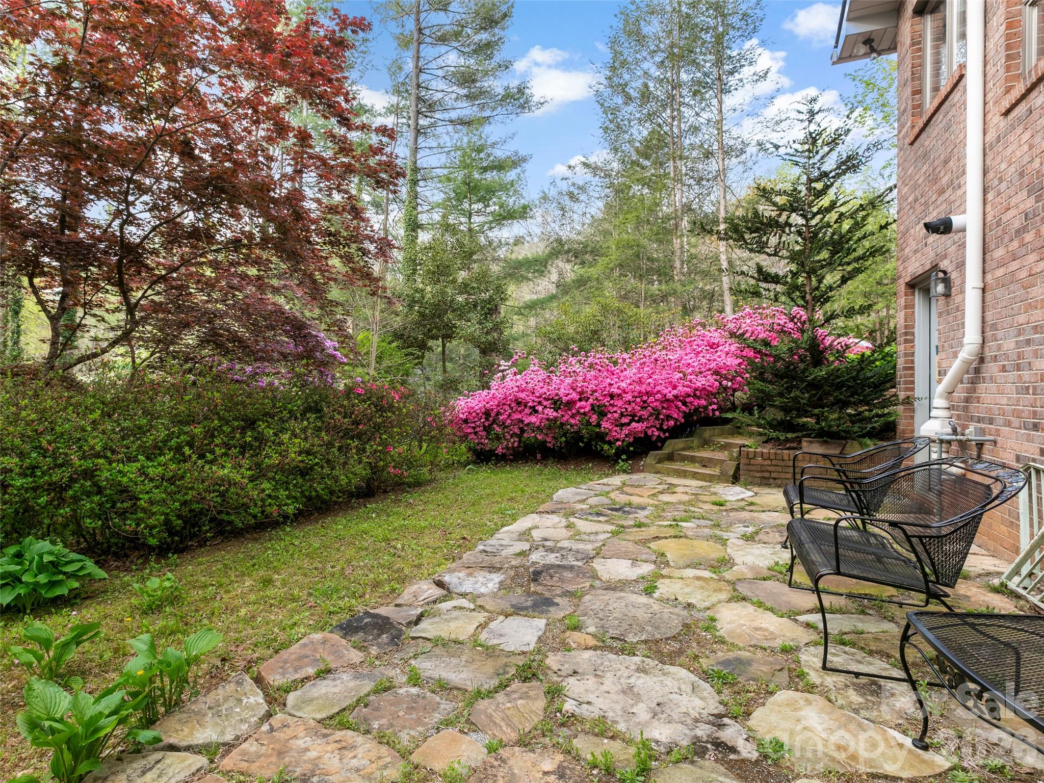 37 Hamilton Drive — Hendersonville