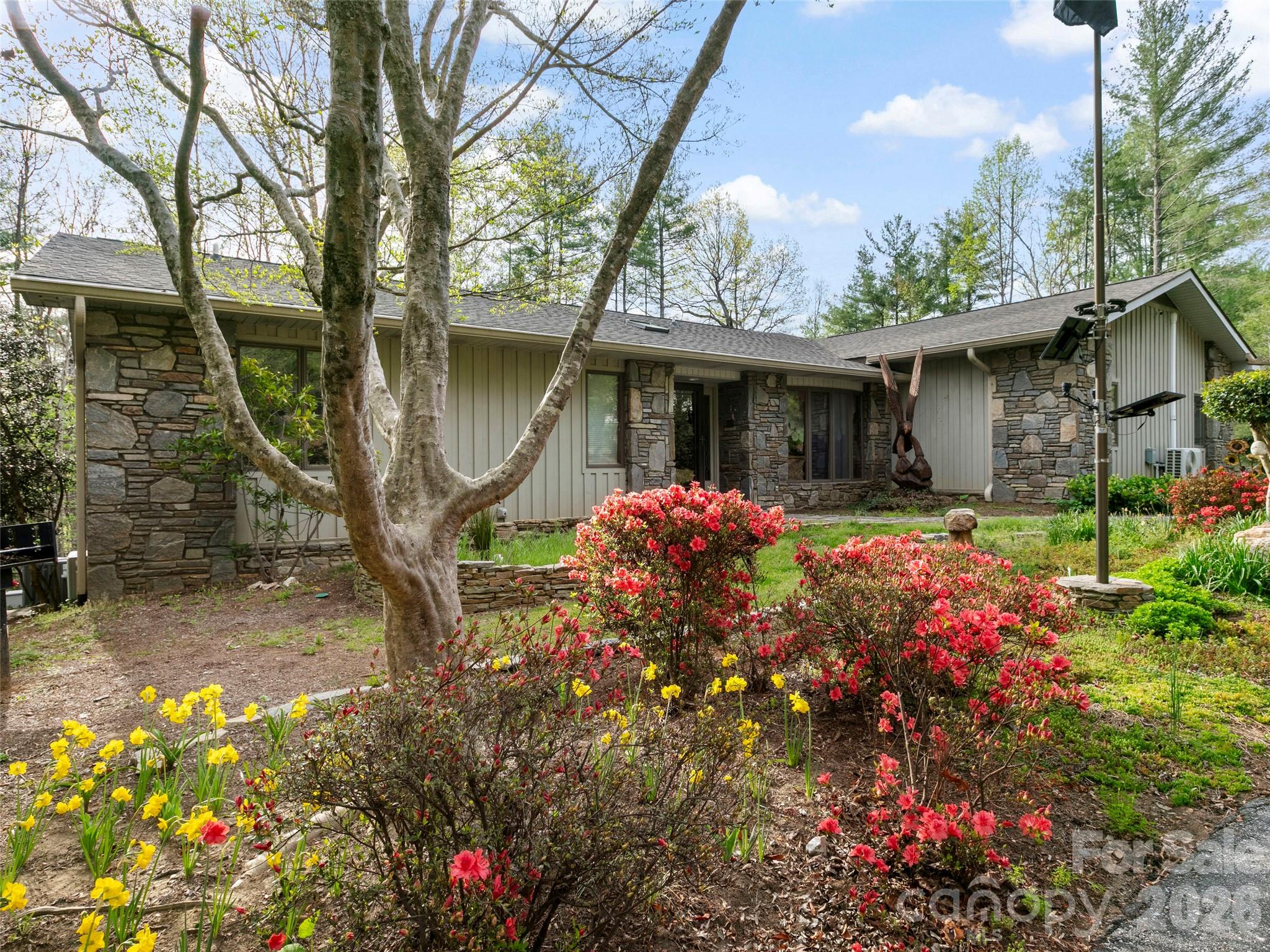37 Hamilton Drive — Hendersonville