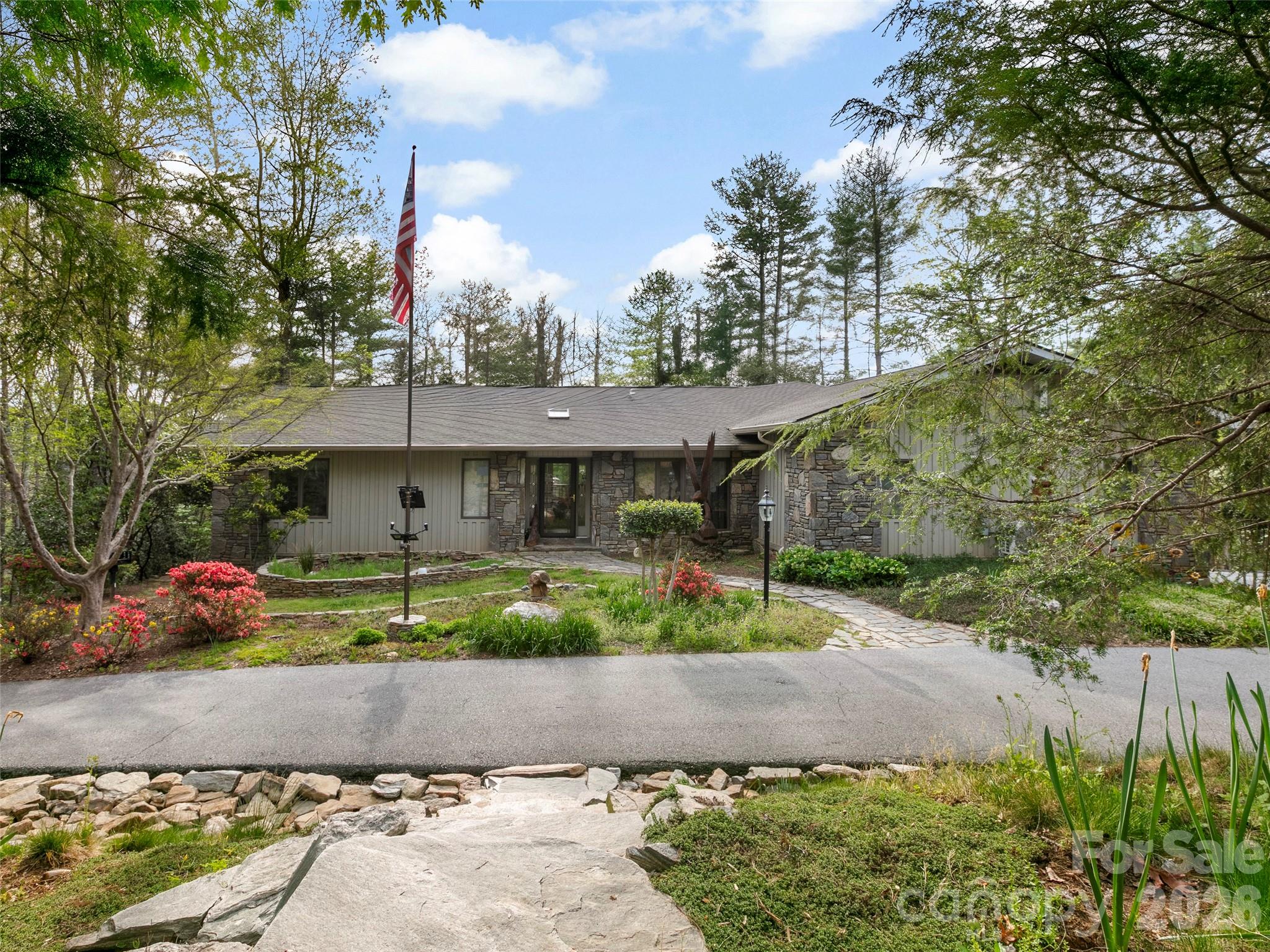37 Hamilton Drive — Hendersonville