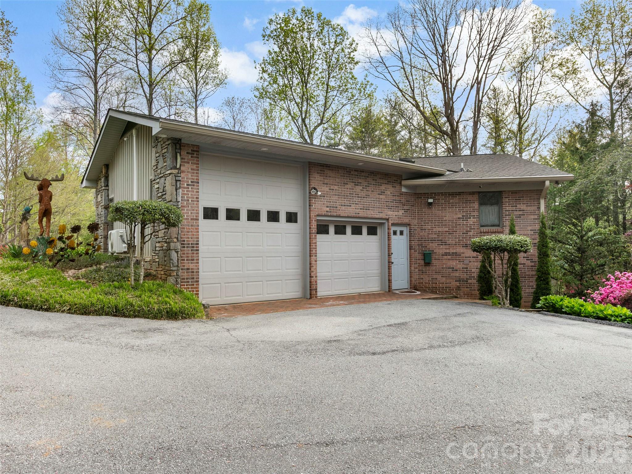 37 Hamilton Drive — Hendersonville