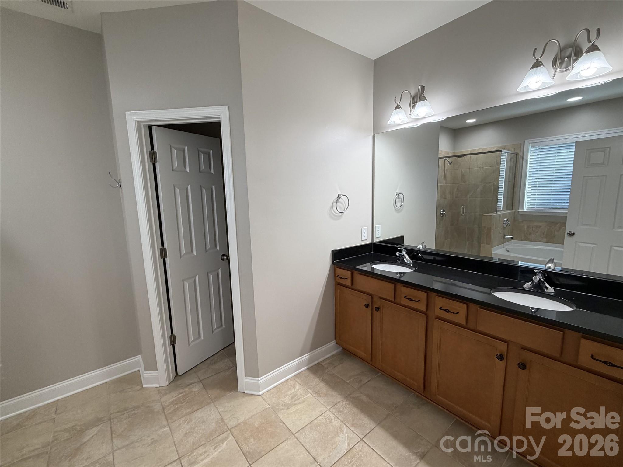 10313 Woodview Circle — Charlotte