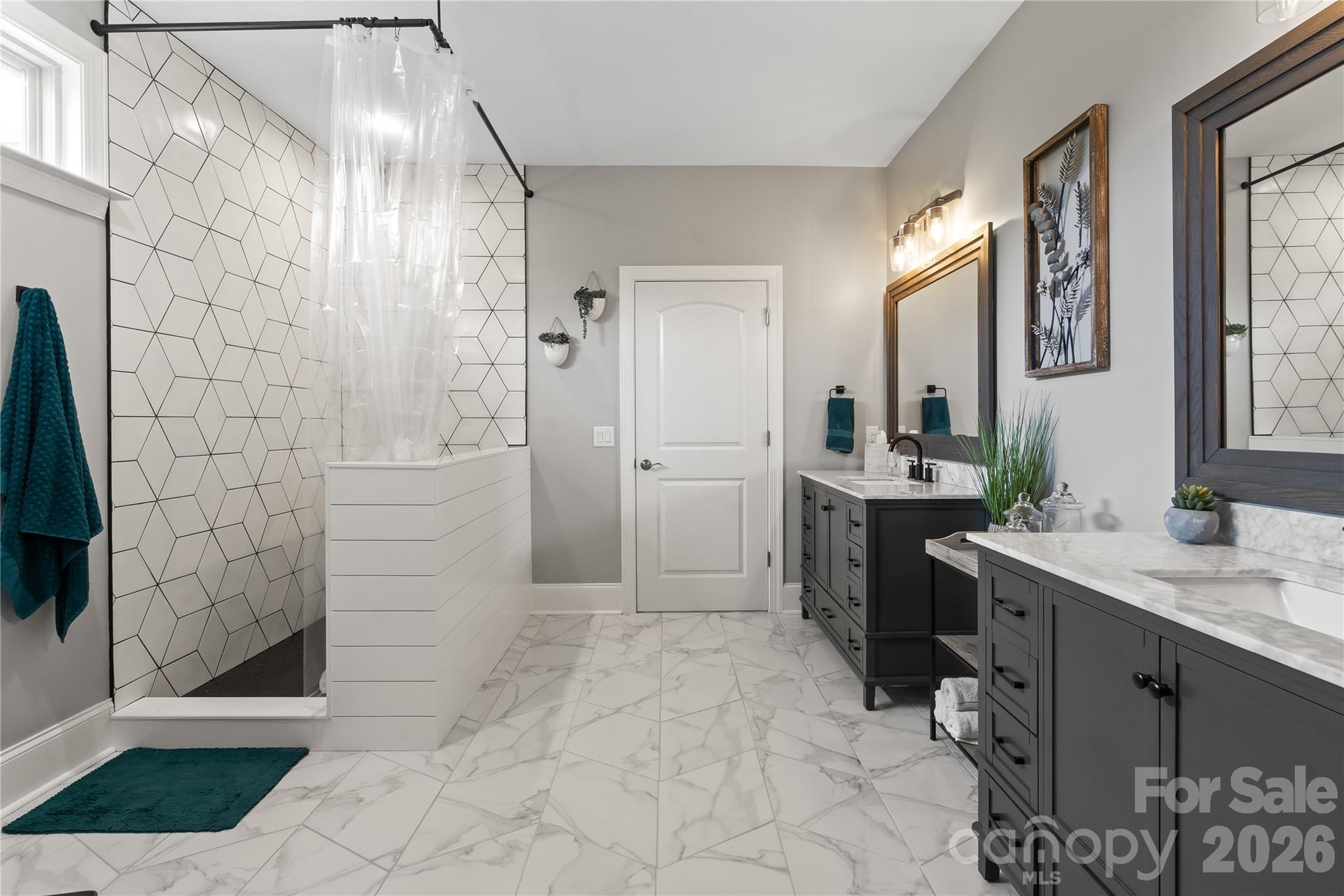 393 Vine Street — Indian Land